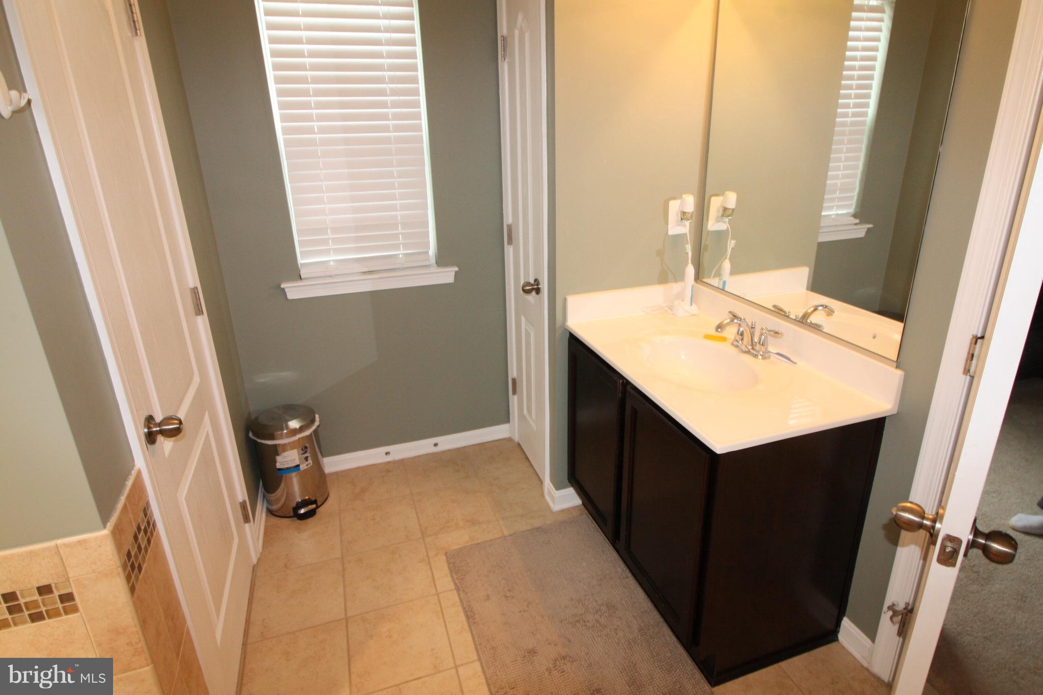 RIVERGATE ESTATES-PLAT F - Residential