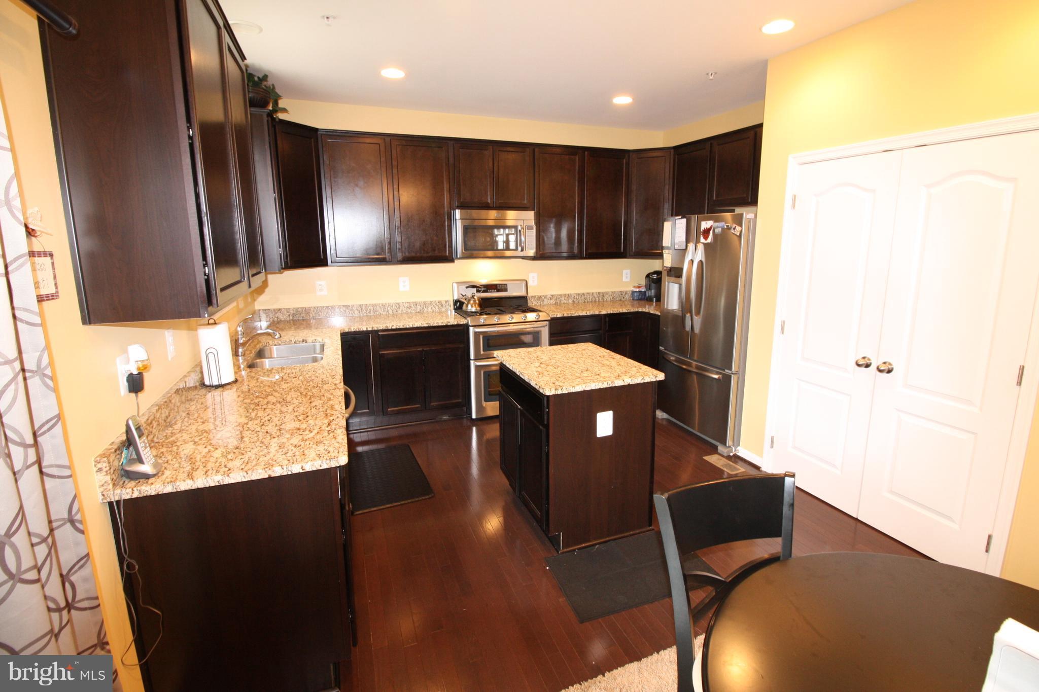 RIVERGATE ESTATES-PLAT F - Residential