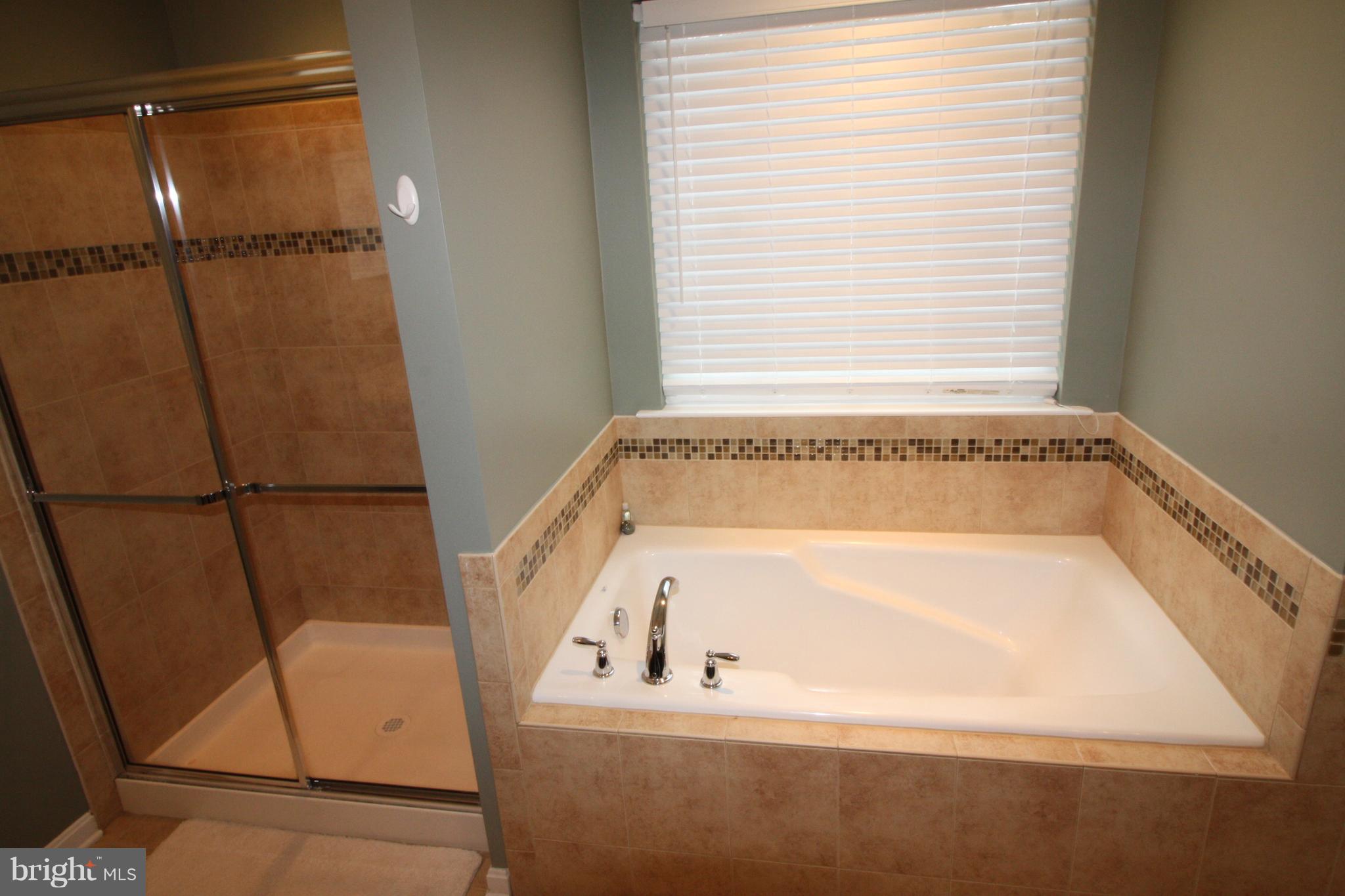 RIVERGATE ESTATES-PLAT F - Residential
