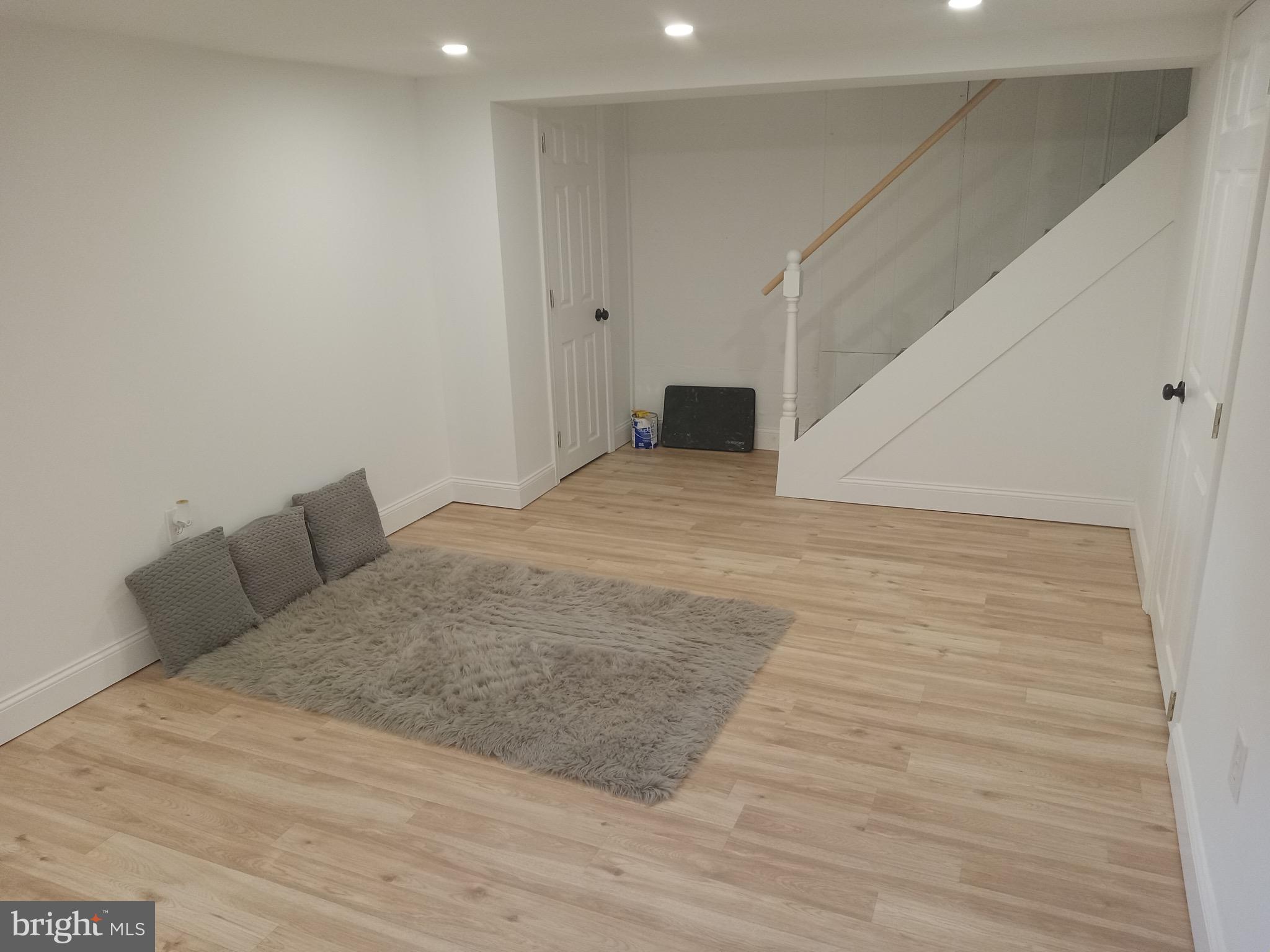 WESTINGHOUSE VLG - Residential