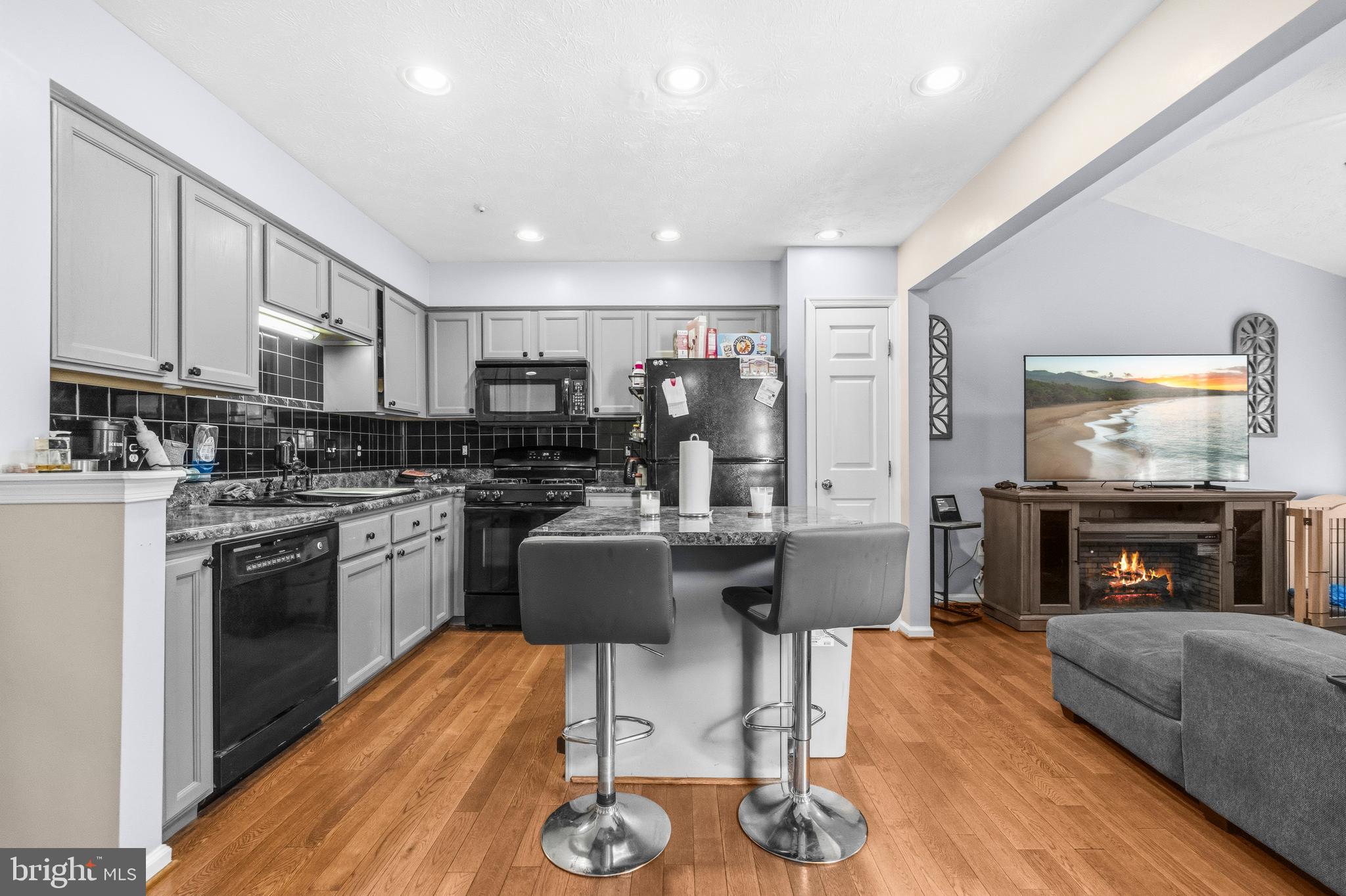 FOX CHASE - Residential