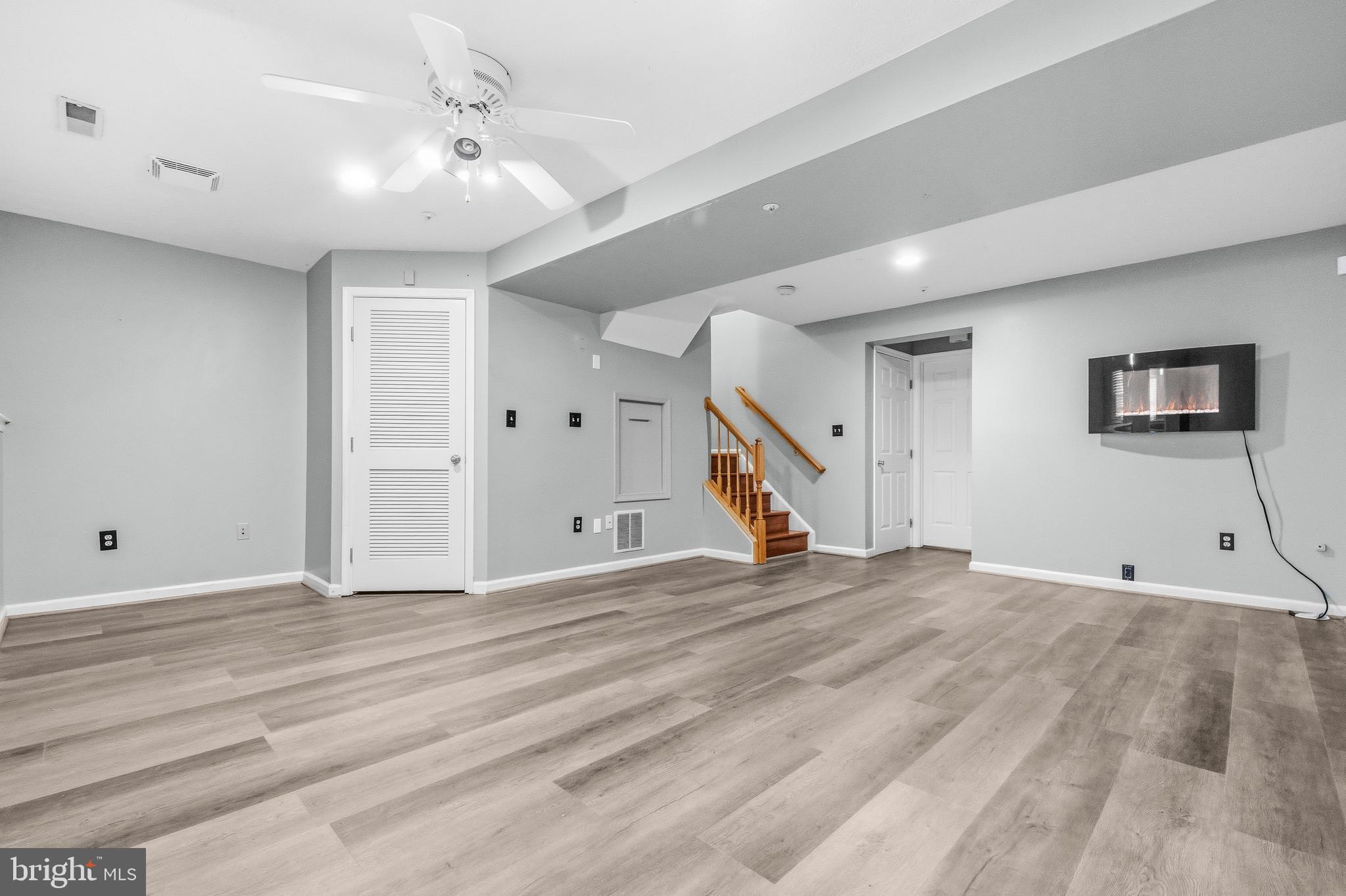 FOX CHASE - Residential