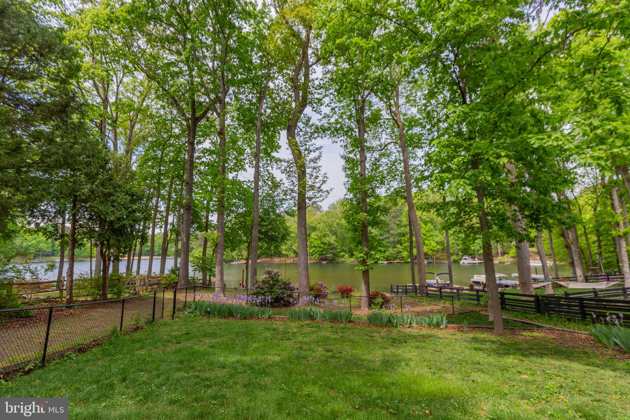 LAKE CAROLINE - Residential