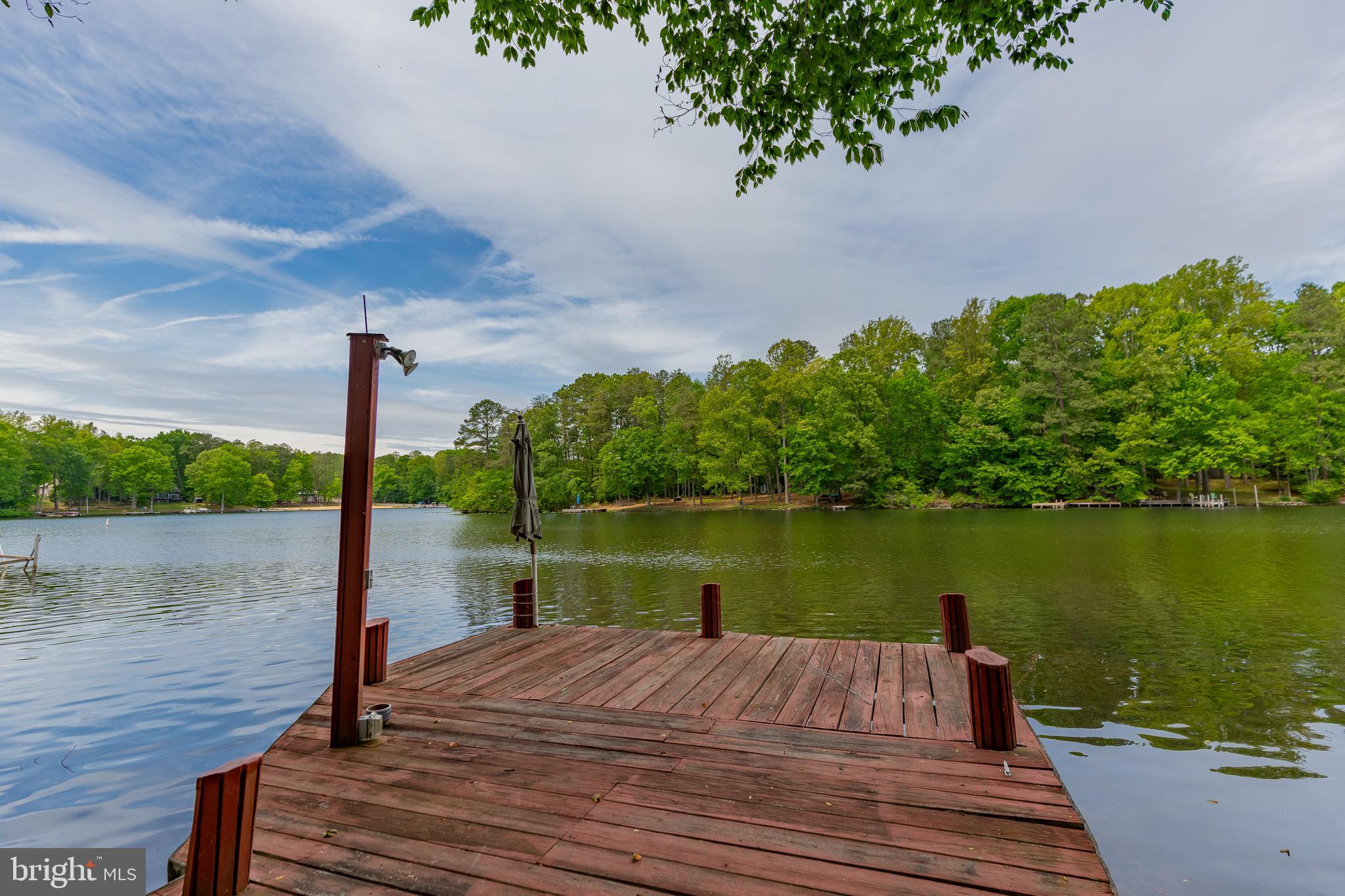 LAKE CAROLINE - Residential