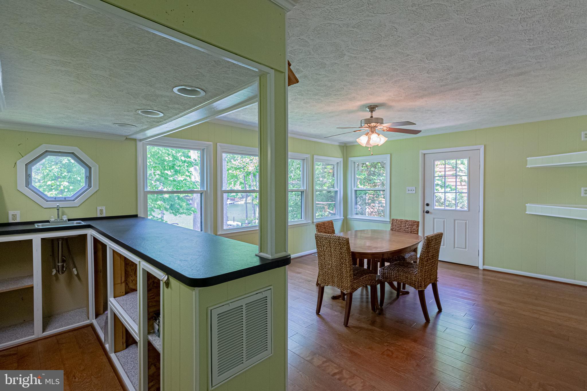 LAKE CAROLINE - Residential