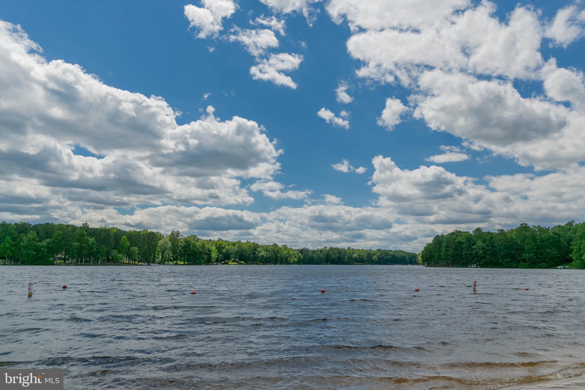 LAKE CAROLINE - Residential