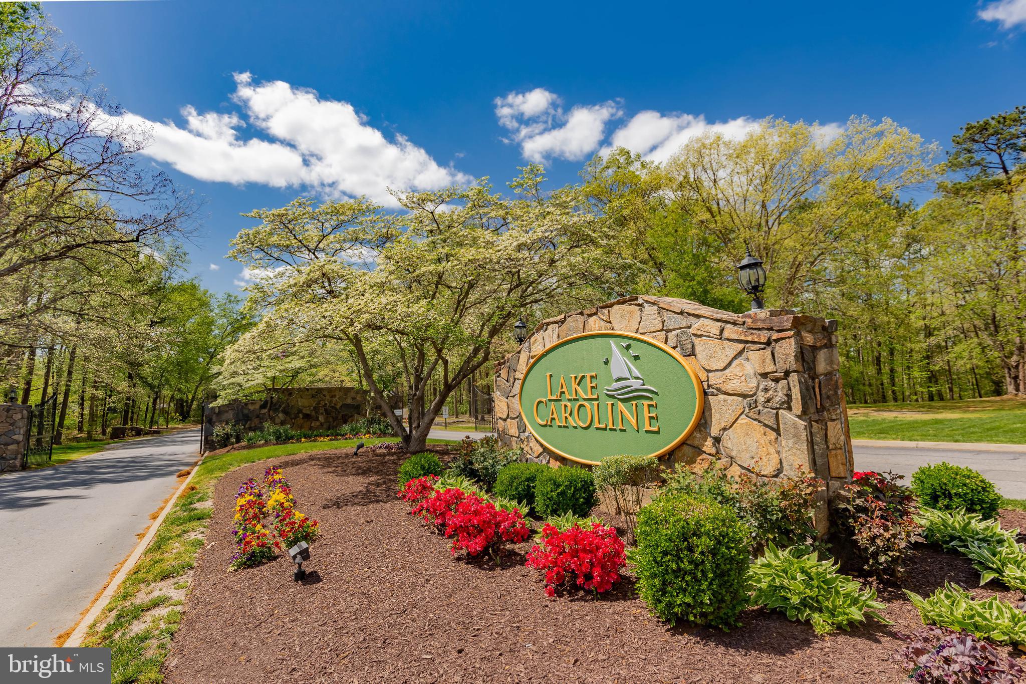 LAKE CAROLINE - Residential