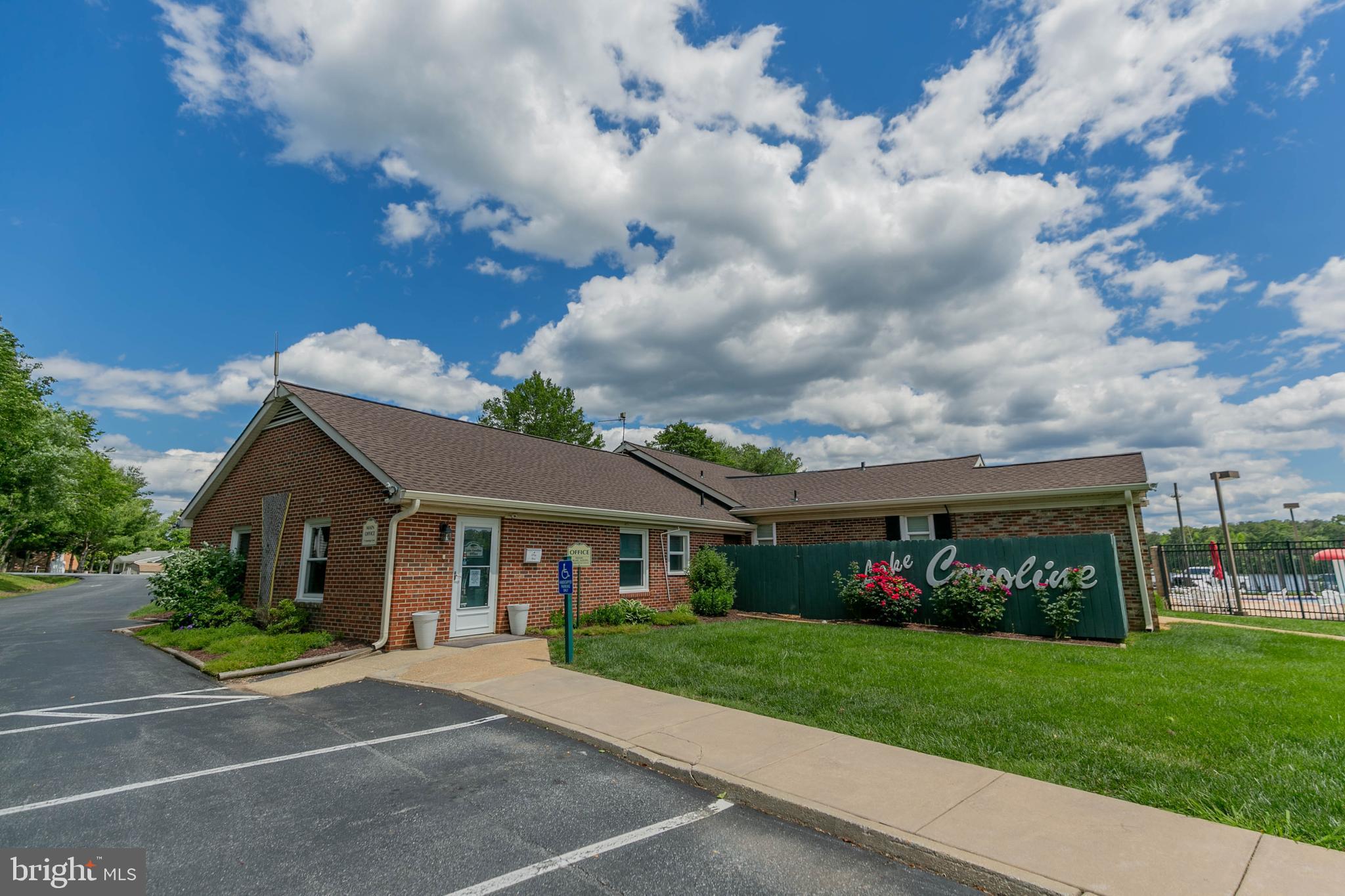 LAKE CAROLINE - Residential