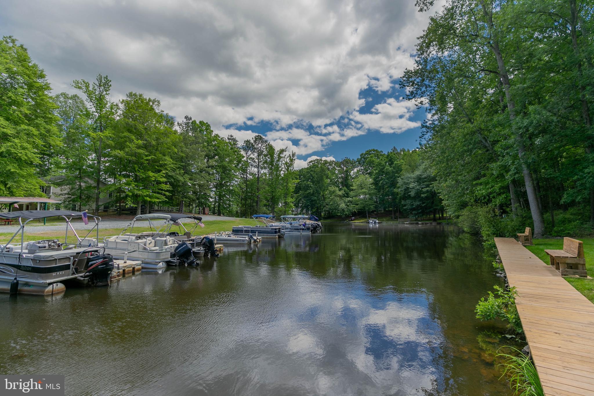 LAKE CAROLINE - Residential