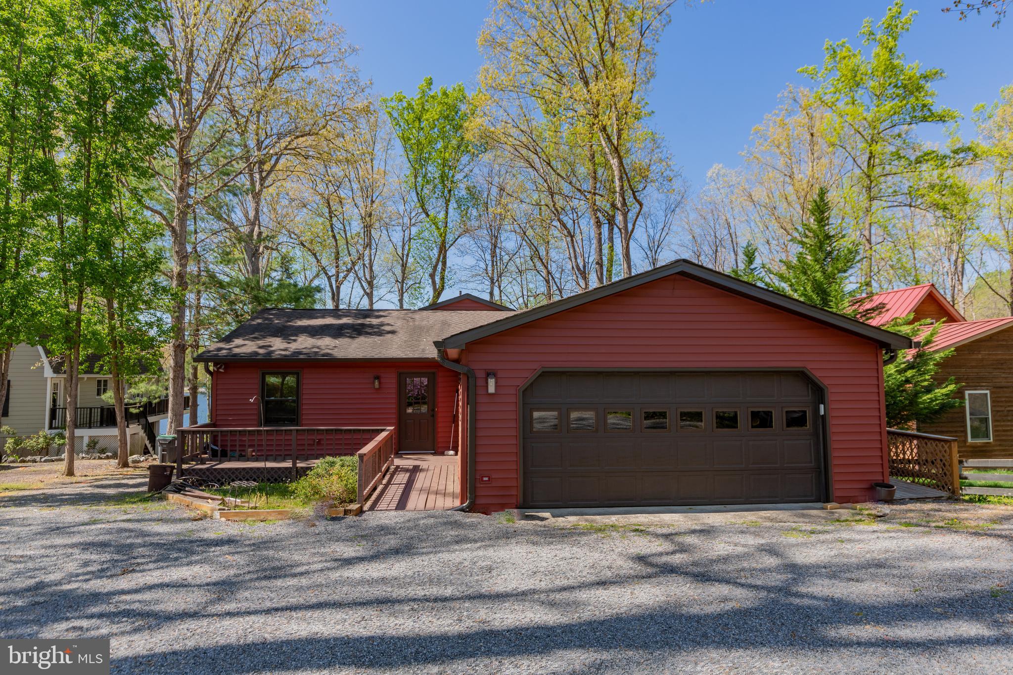 LAKE CAROLINE - Residential