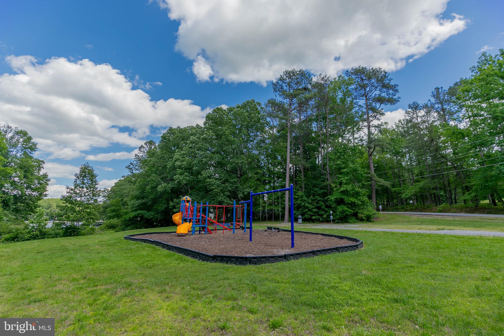 LAKE CAROLINE - Residential