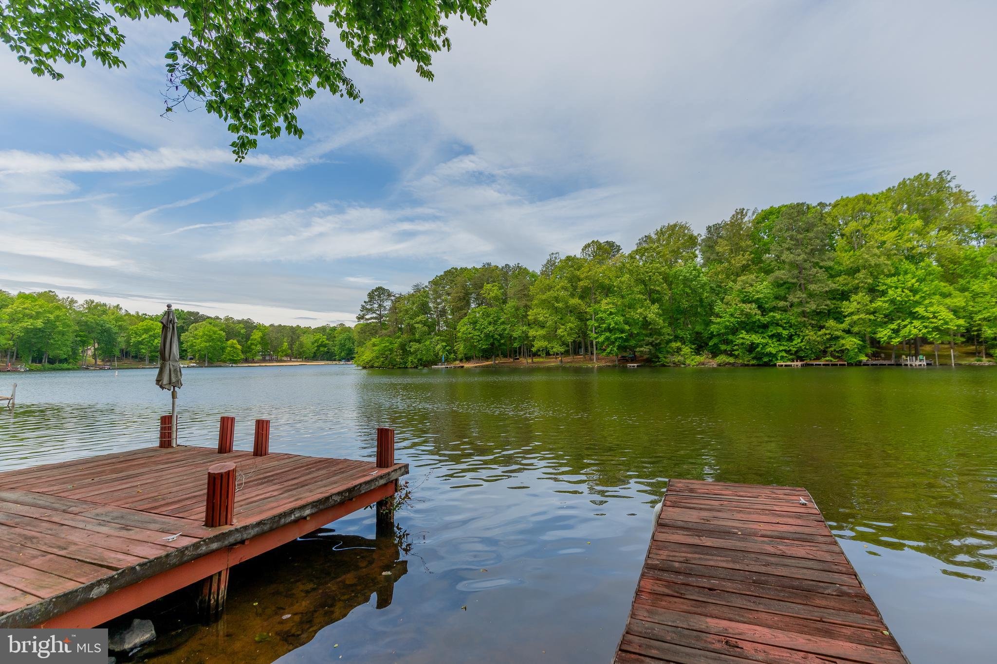 LAKE CAROLINE - Residential