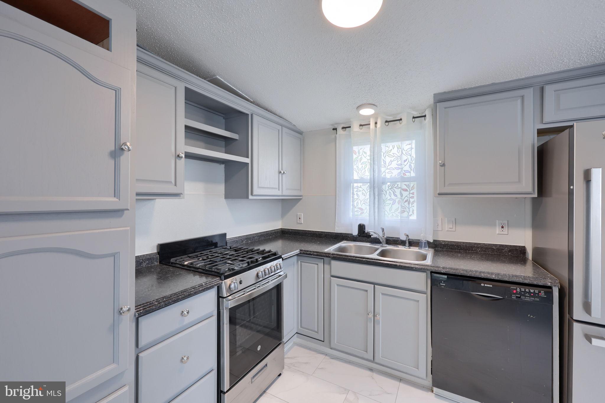 SUNSET ESTATES MHP - Residential
