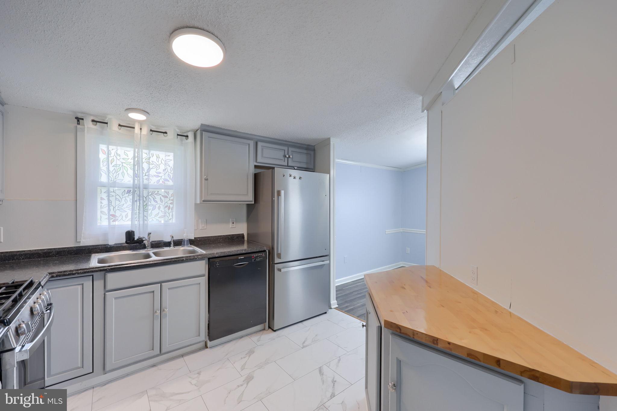 SUNSET ESTATES MHP - Residential