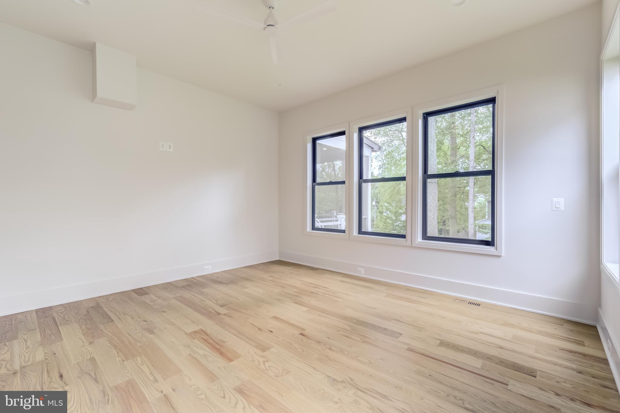 VIENNA WOODS - Residential