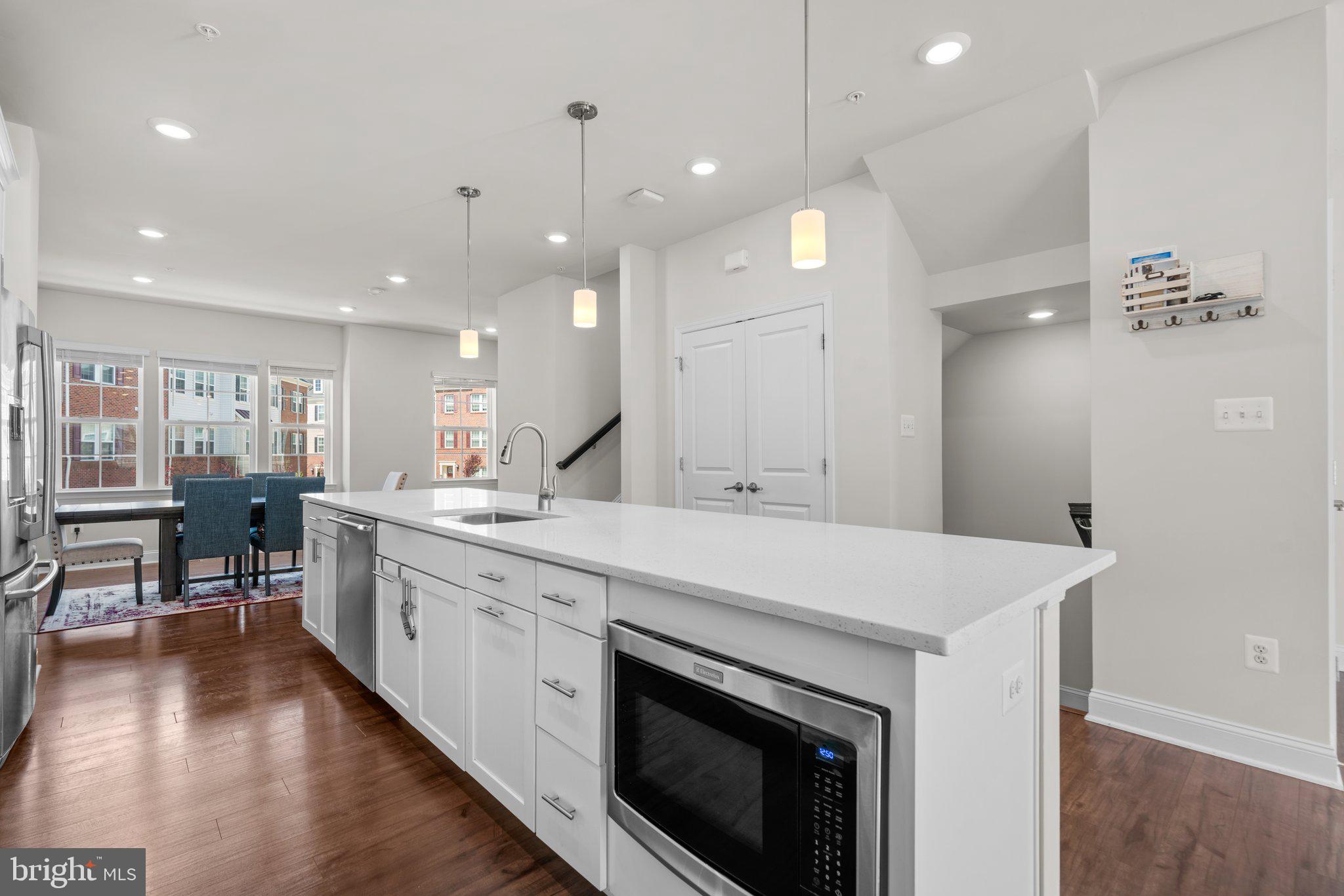 OXFORD SQUARE - Residential