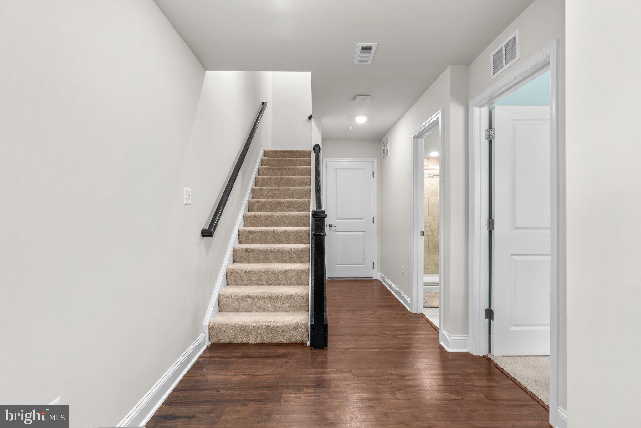OXFORD SQUARE - Residential