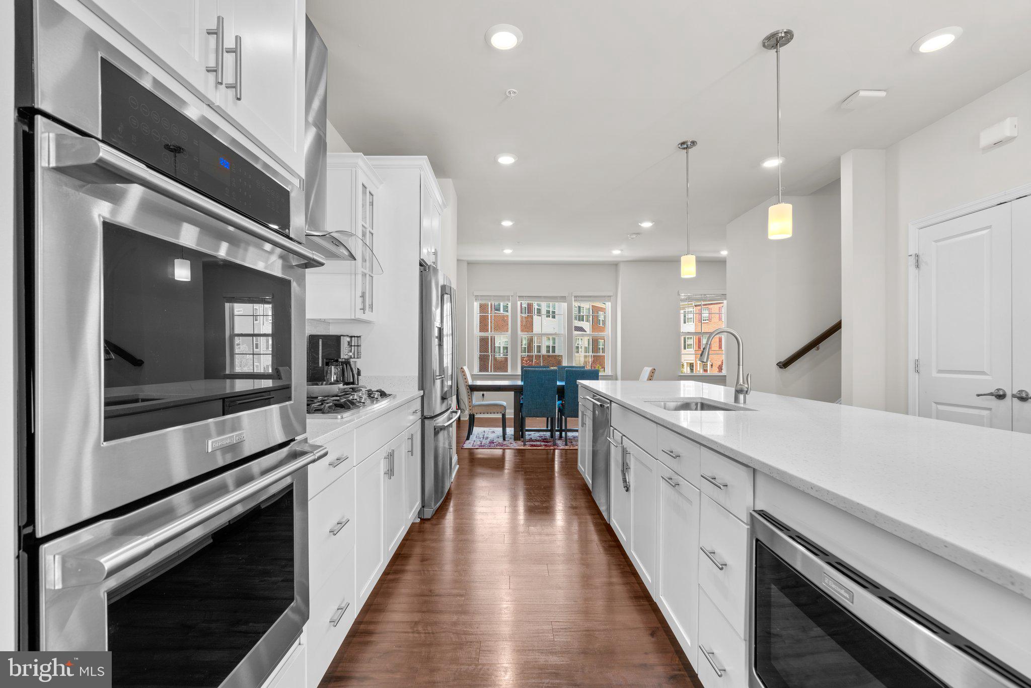 OXFORD SQUARE - Residential