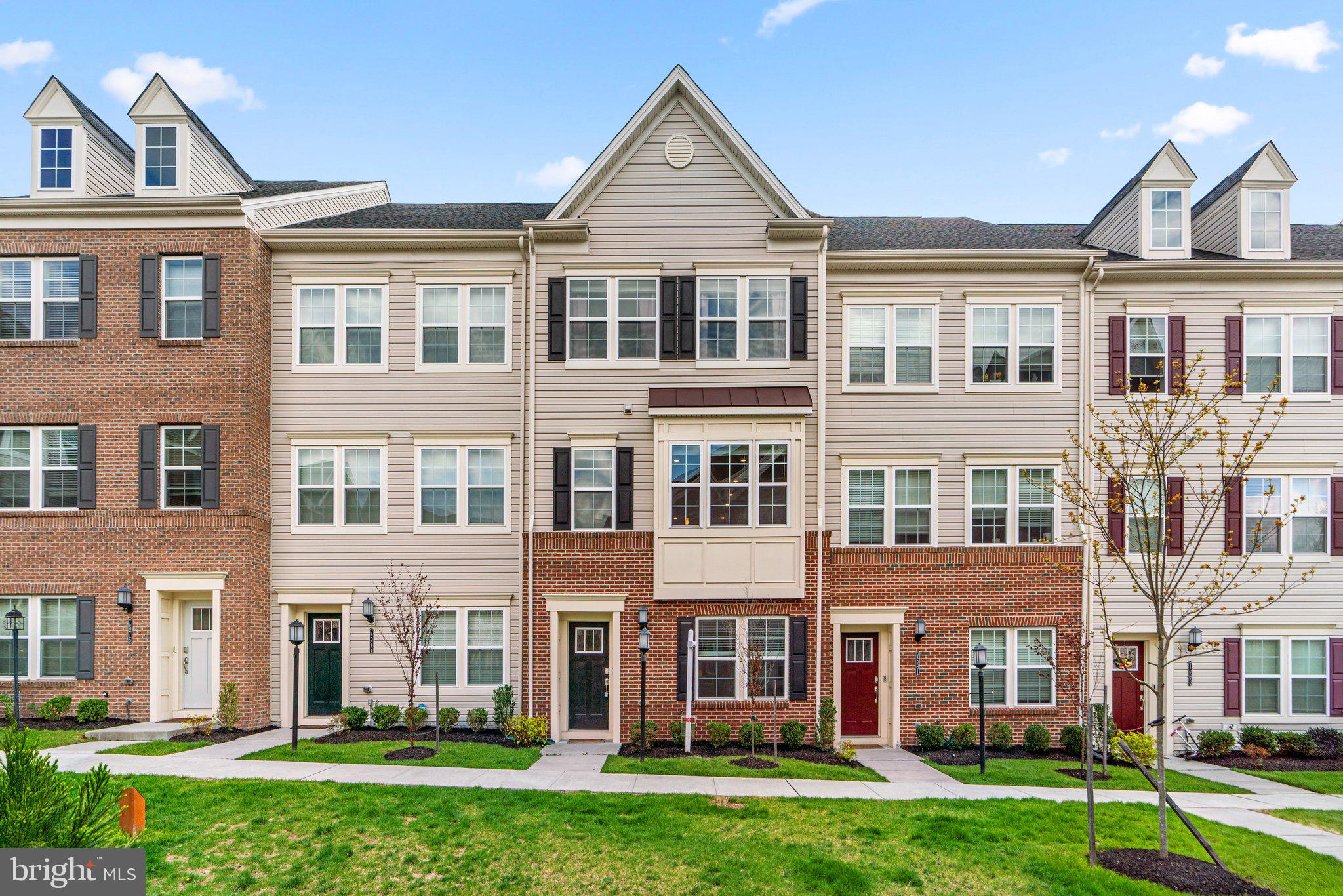 OXFORD SQUARE - Residential