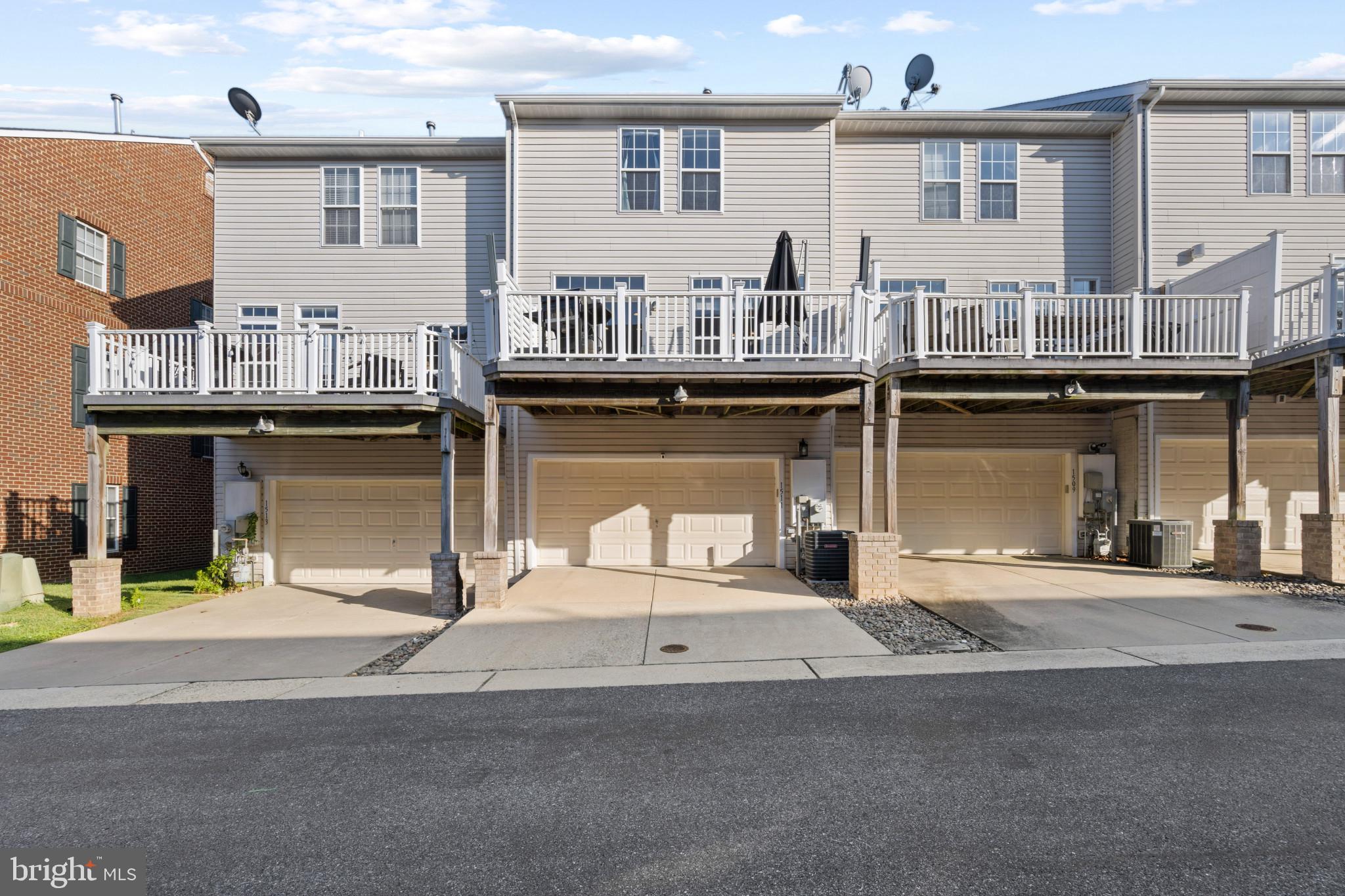 VILLAGES OF DORCHESTER - Residential