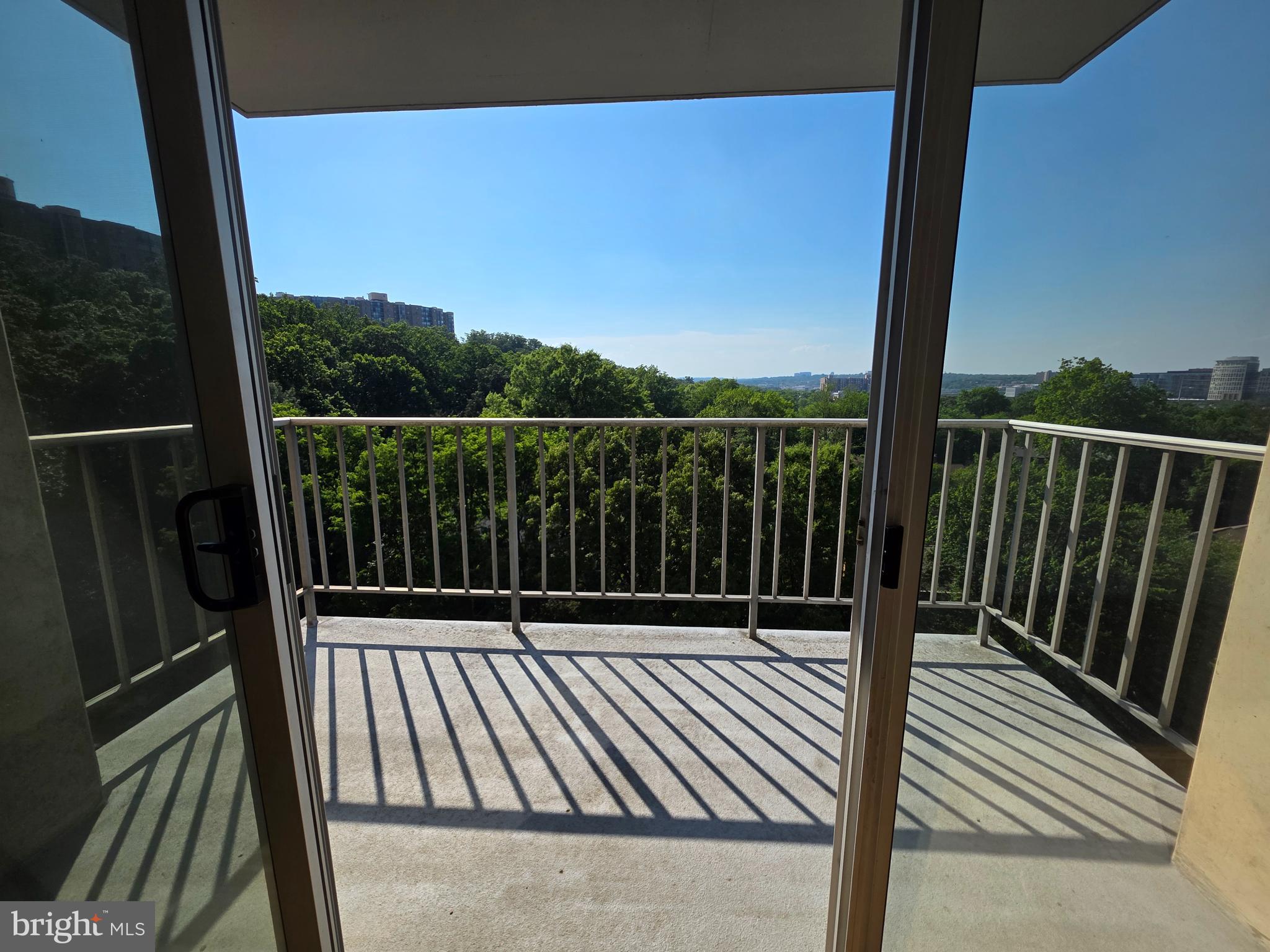 HUNTING CREEK CLUB CONDOMINIUMS - Residential