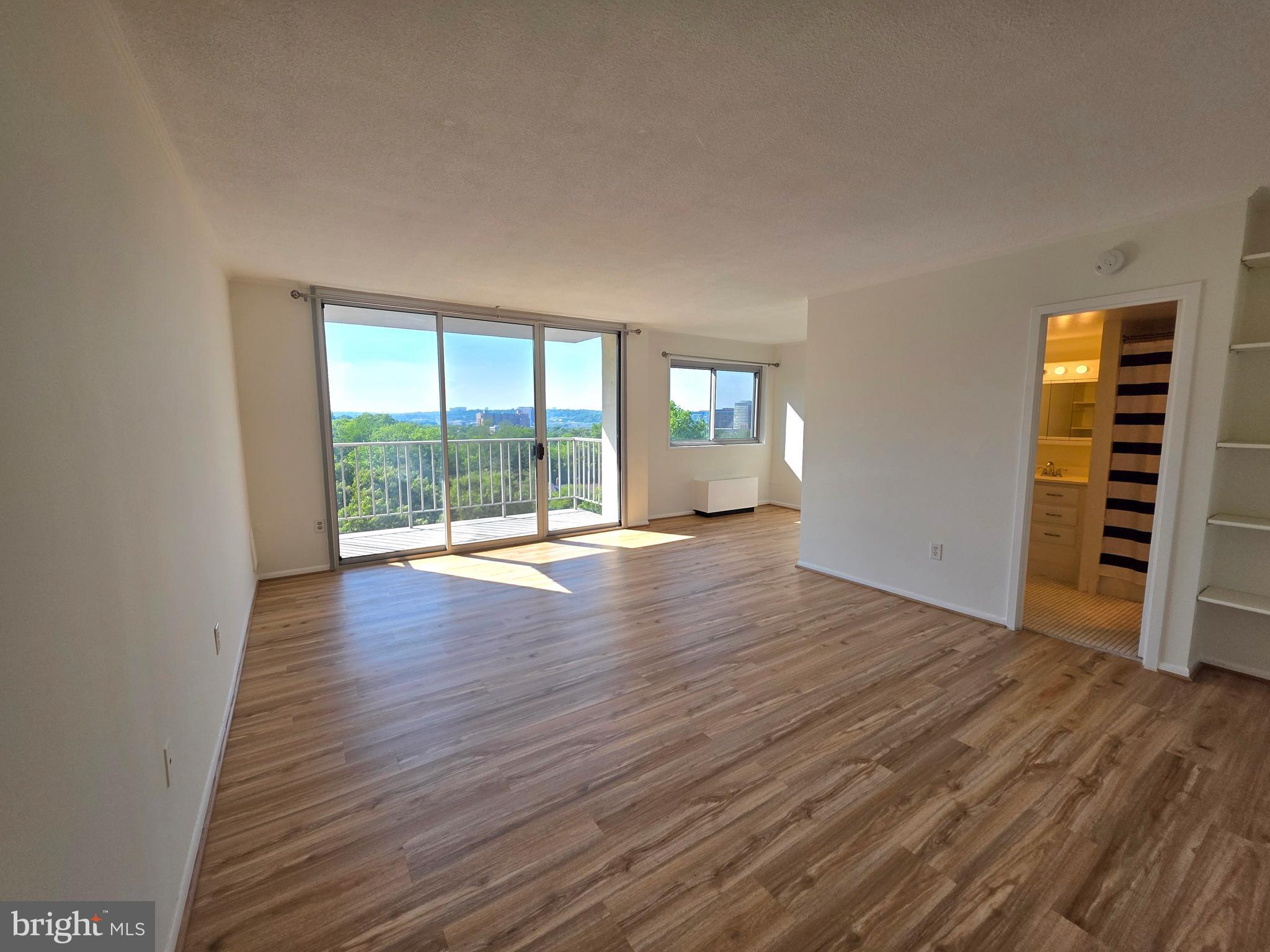 HUNTING CREEK CLUB CONDOMINIUMS - Residential