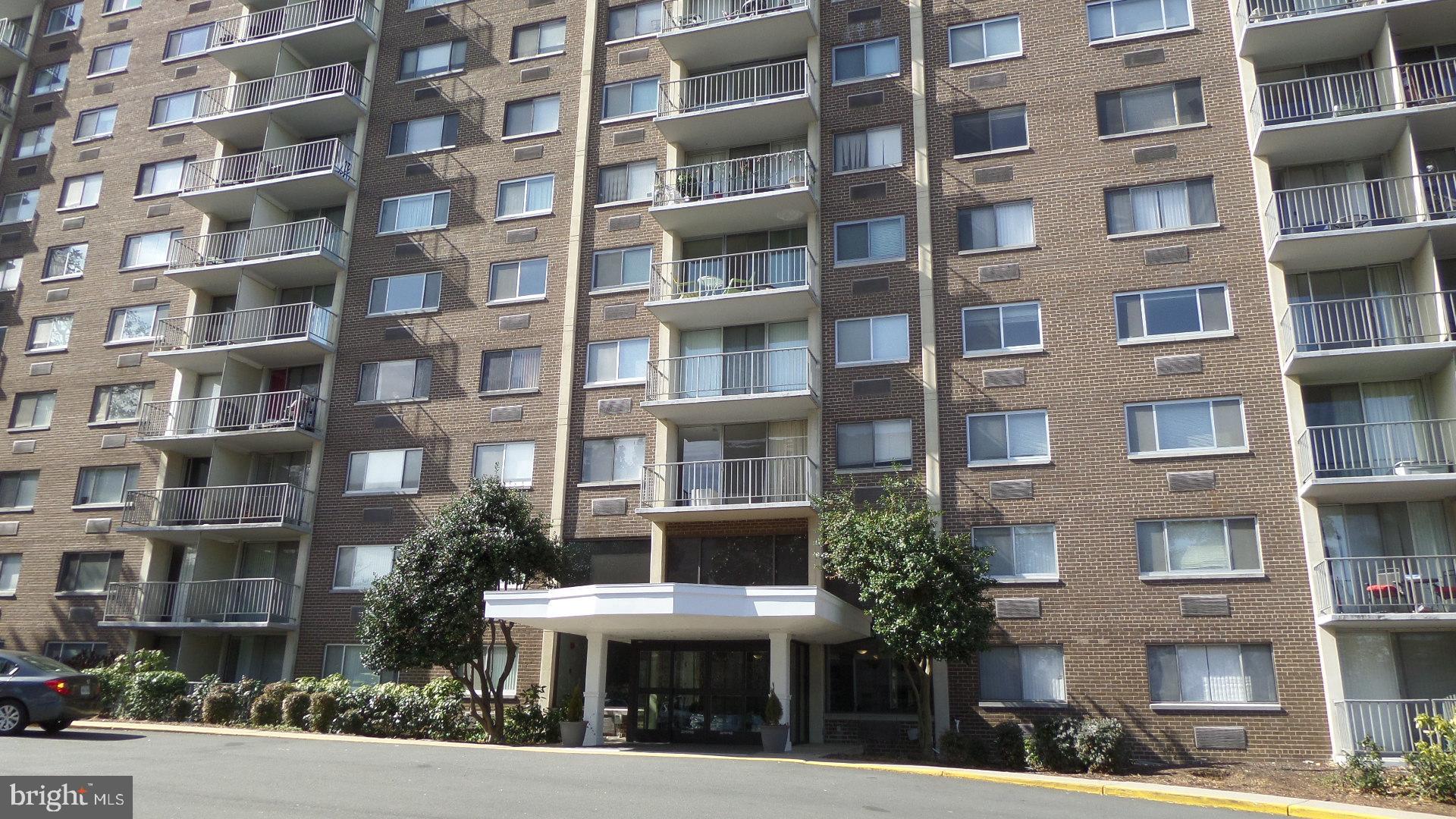 HUNTING CREEK CLUB CONDOMINIUMS - Residential