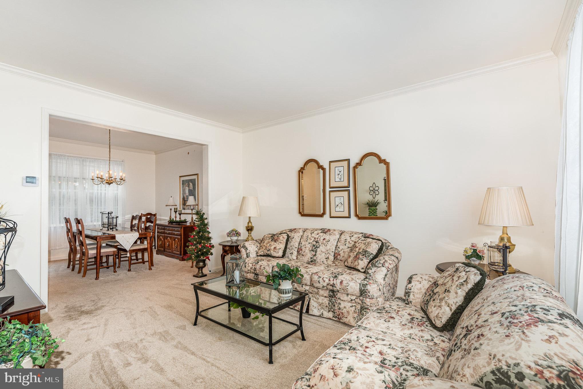 HENDERSON MANOR - Residential