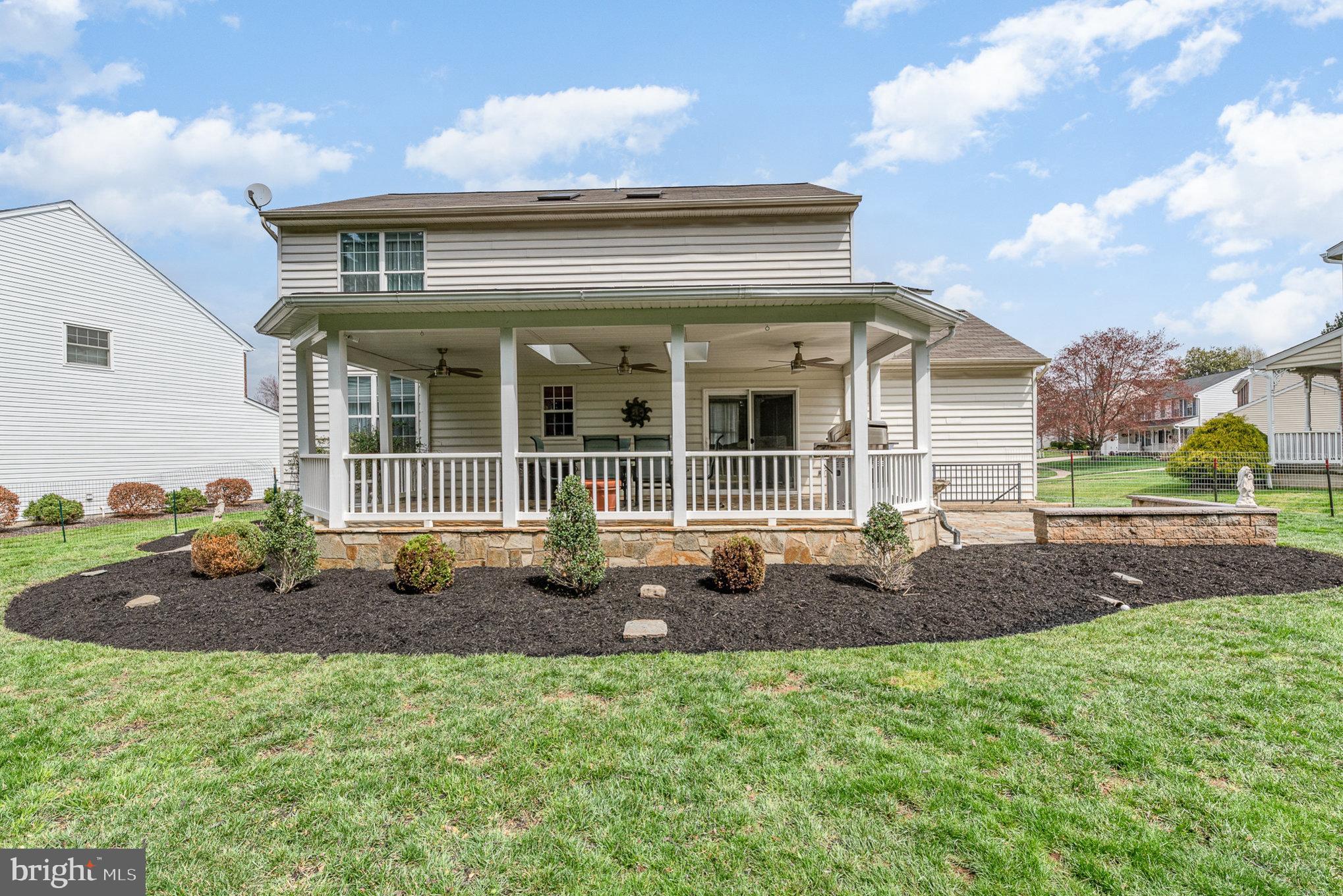 HENDERSON MANOR - Residential