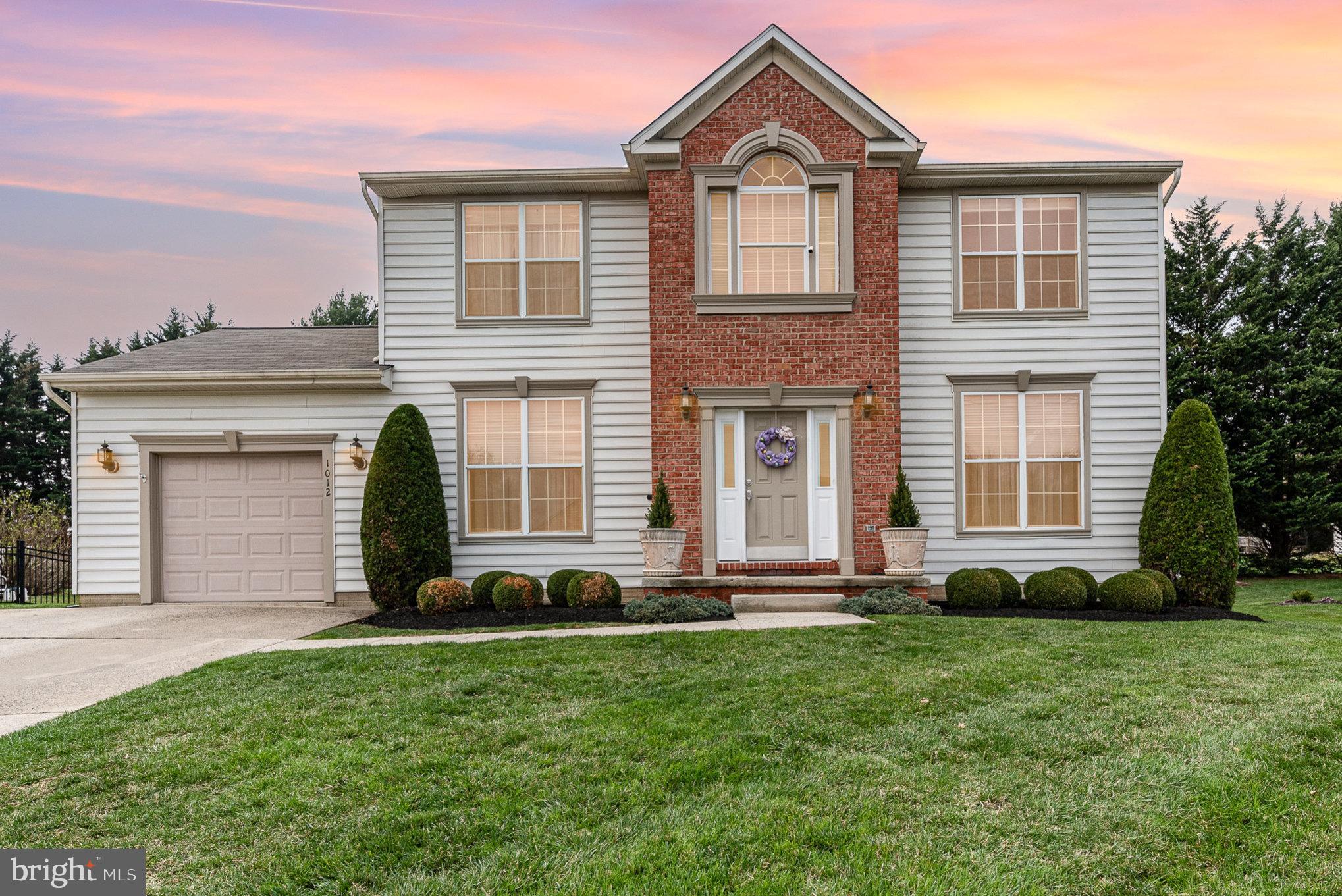 HENDERSON MANOR - Residential