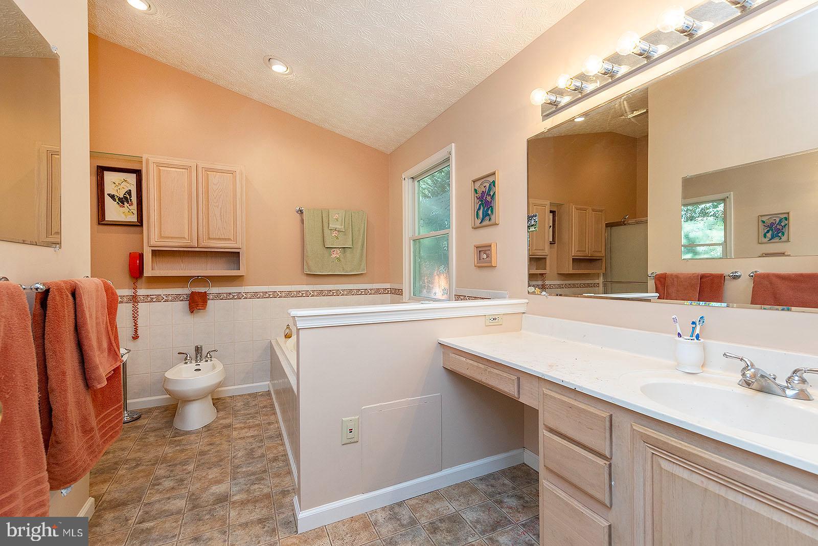 LAKEVIEW - Residential
