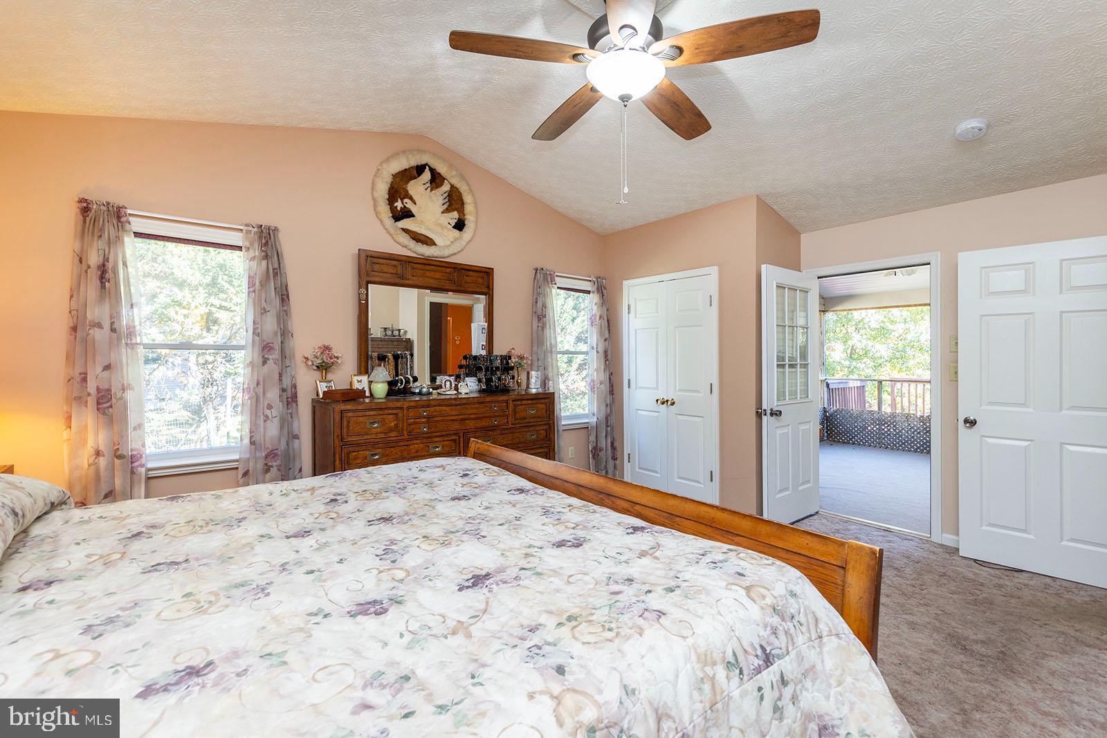 LAKEVIEW - Residential