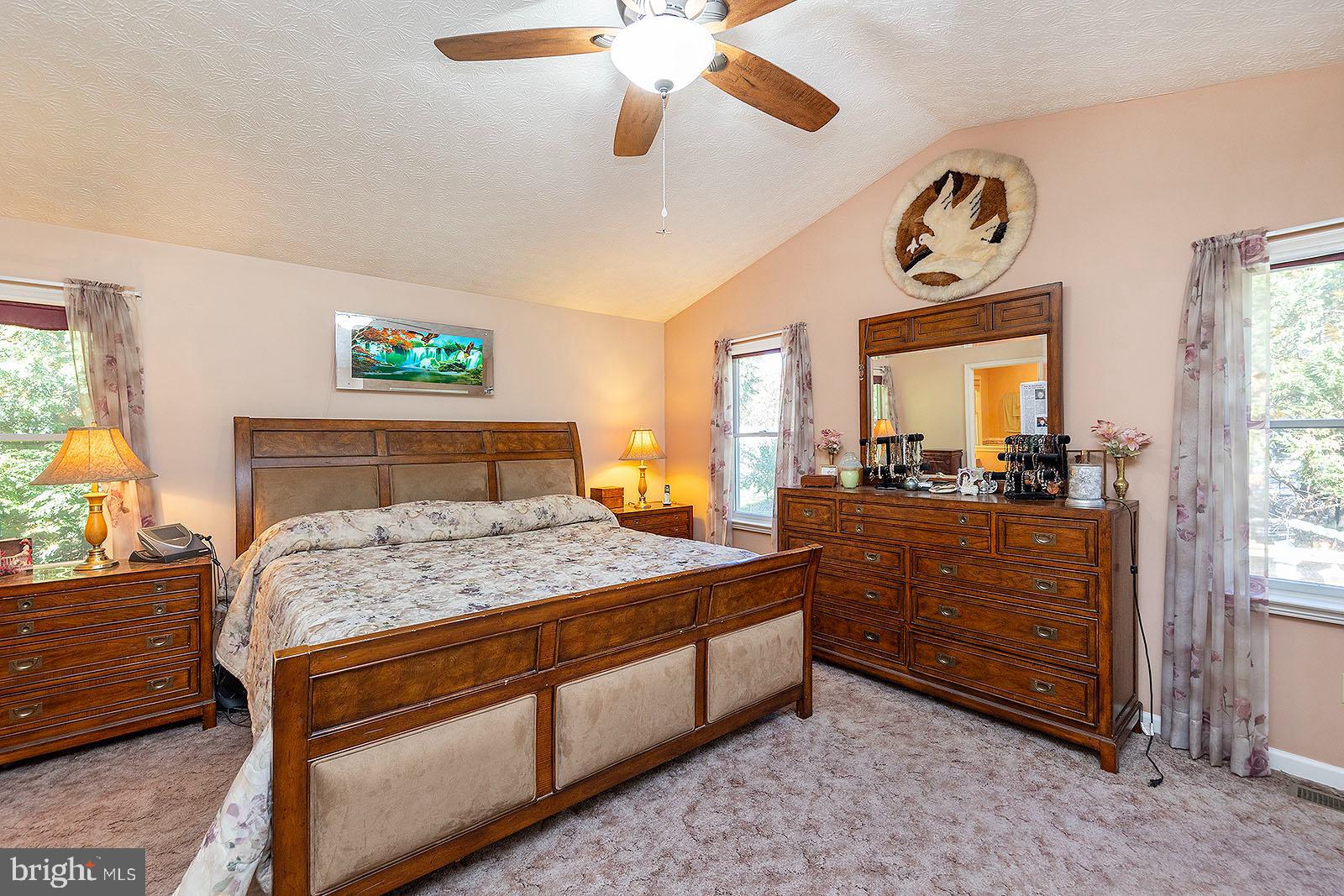 LAKEVIEW - Residential