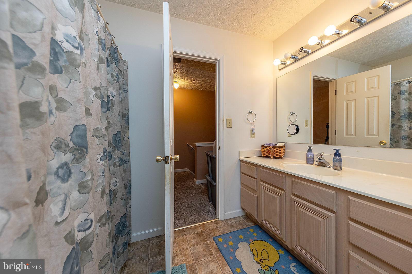 LAKEVIEW - Residential