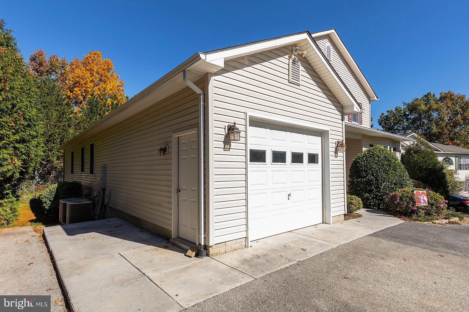 LAKEVIEW - Residential