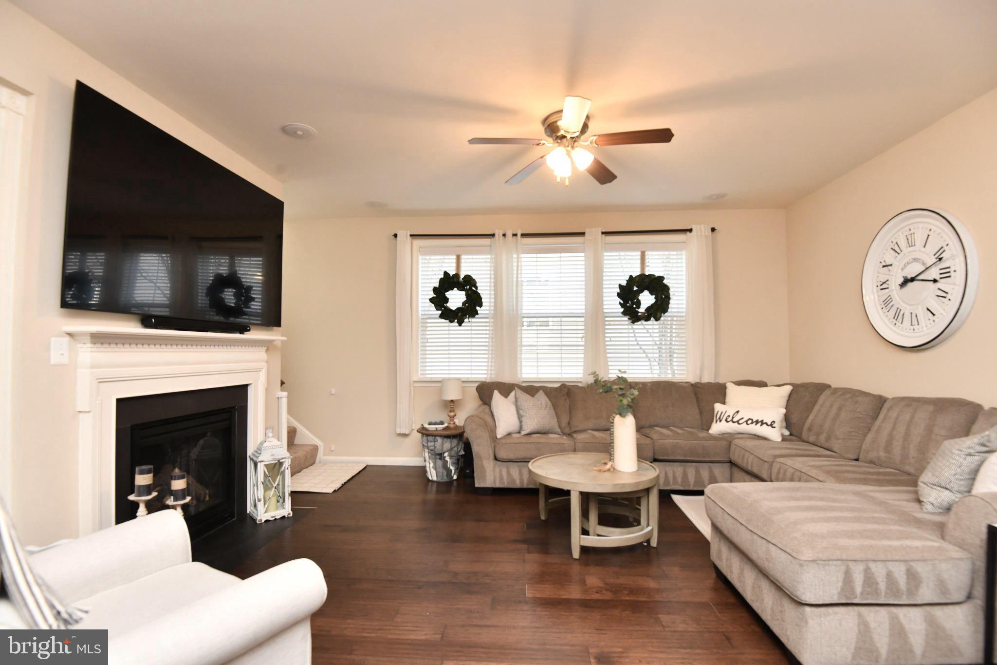 HASTINGS MARKETPLACE - Residential Lease