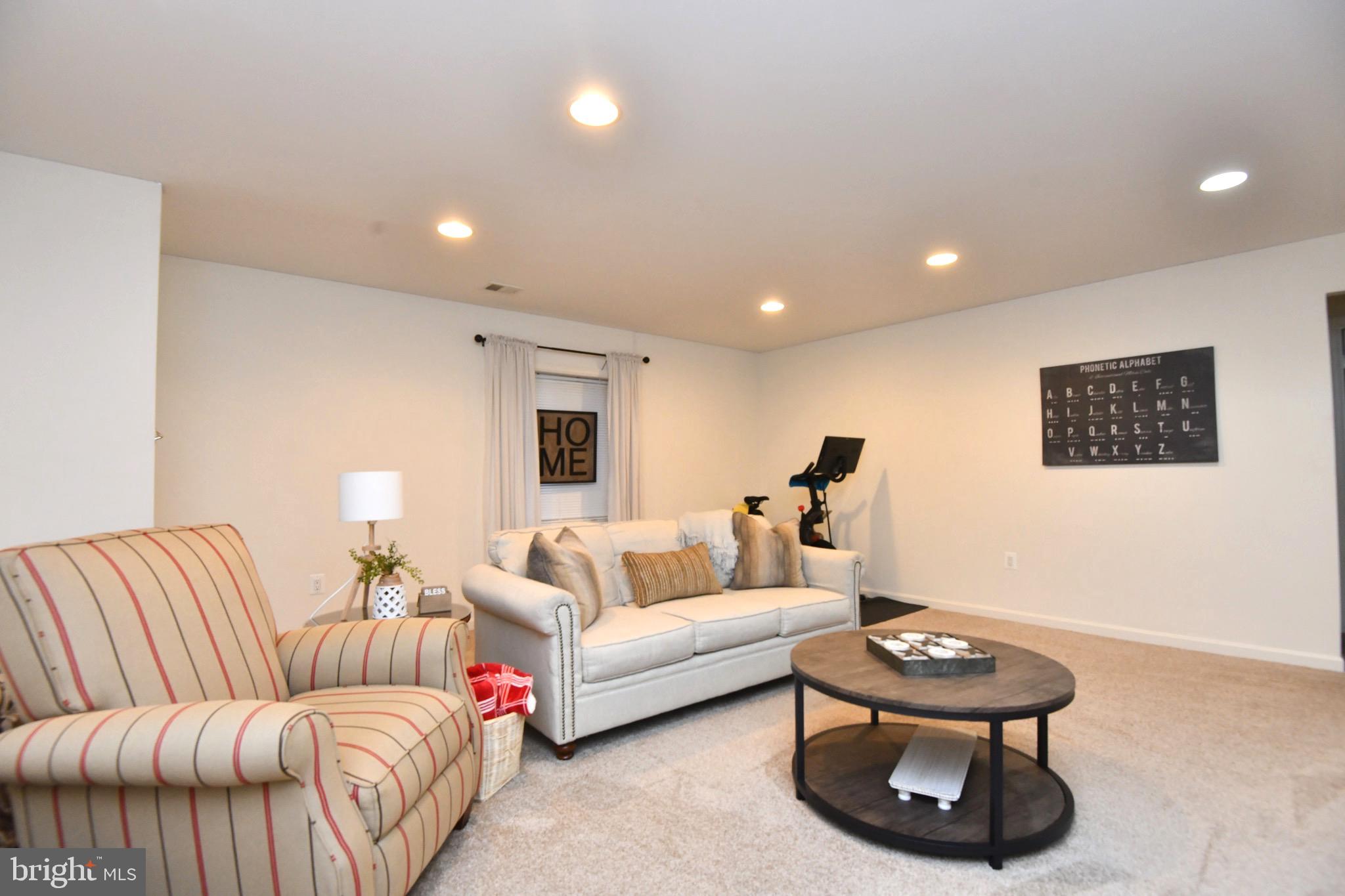 HASTINGS MARKETPLACE - Residential Lease