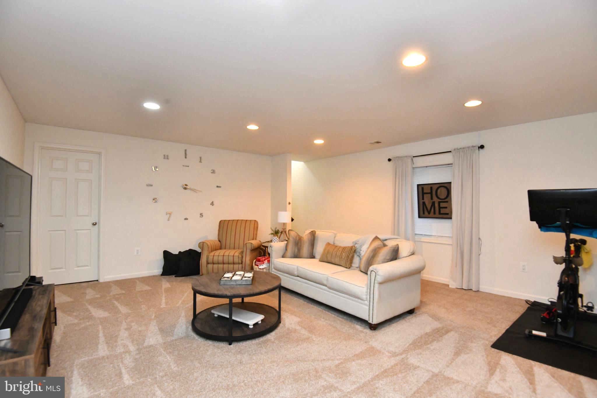 HASTINGS MARKETPLACE - Residential Lease