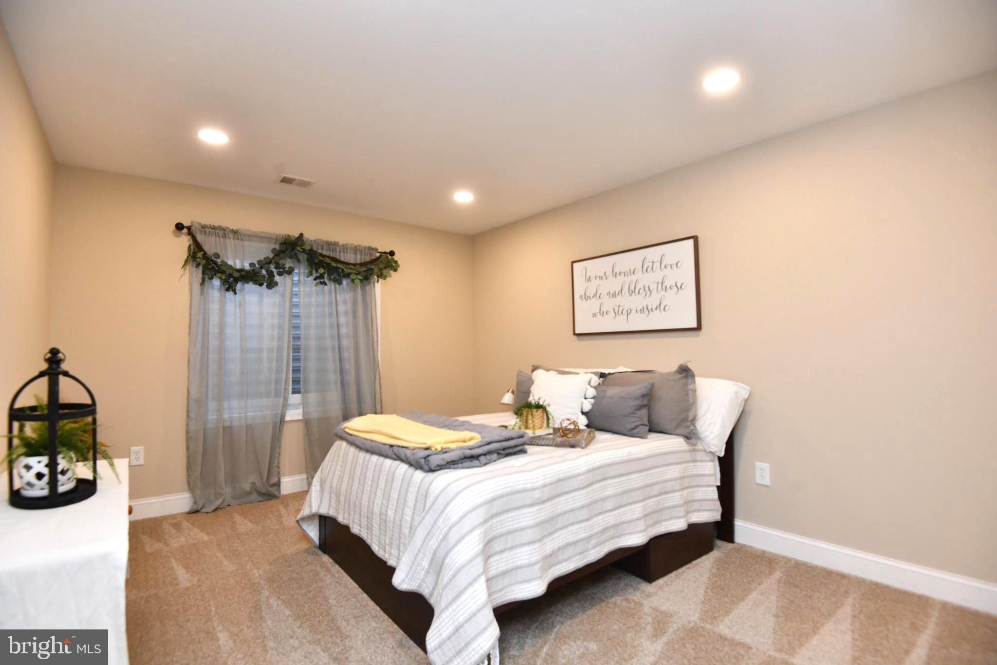 HASTINGS MARKETPLACE - Residential Lease