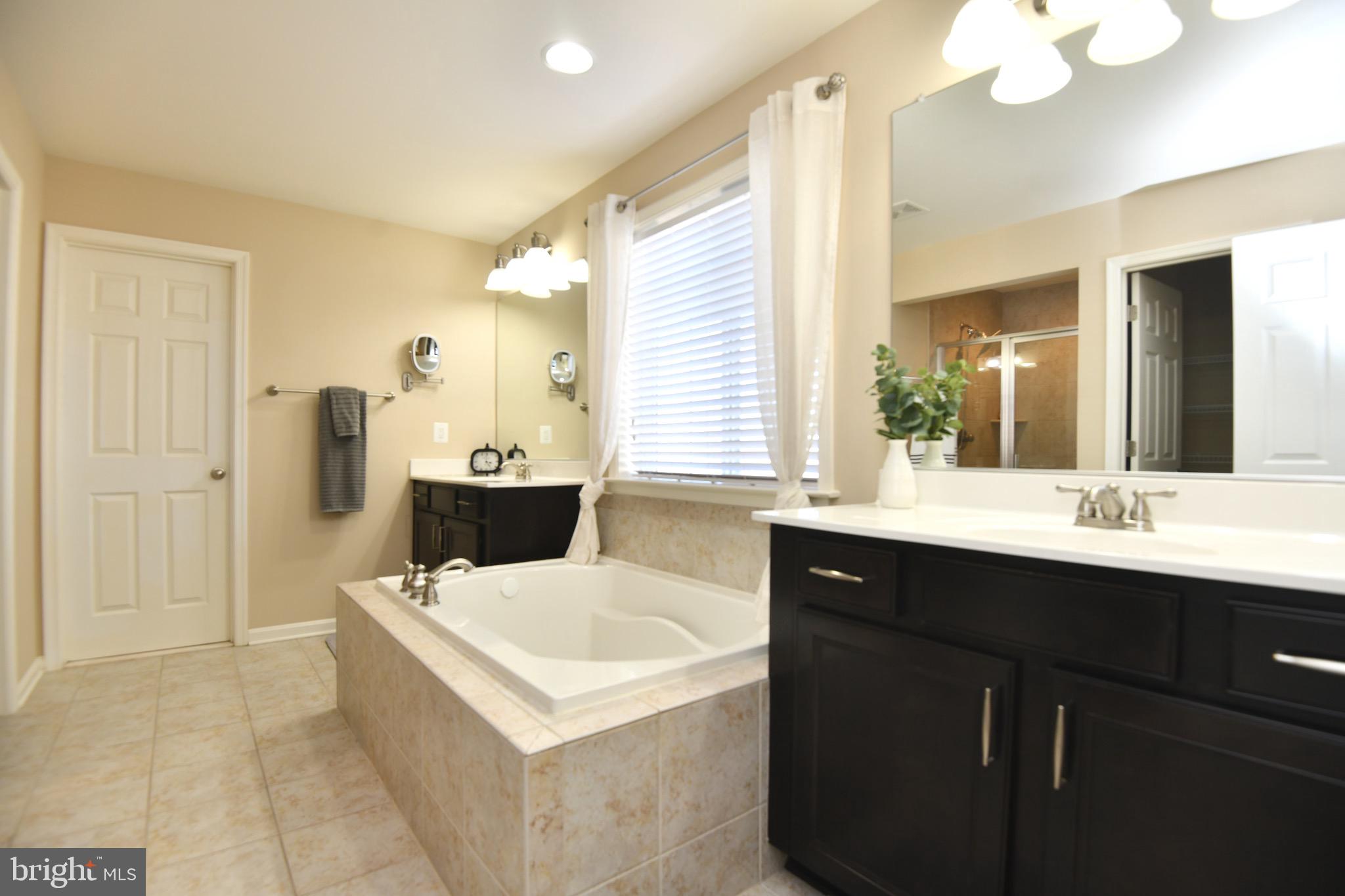 HASTINGS MARKETPLACE - Residential Lease