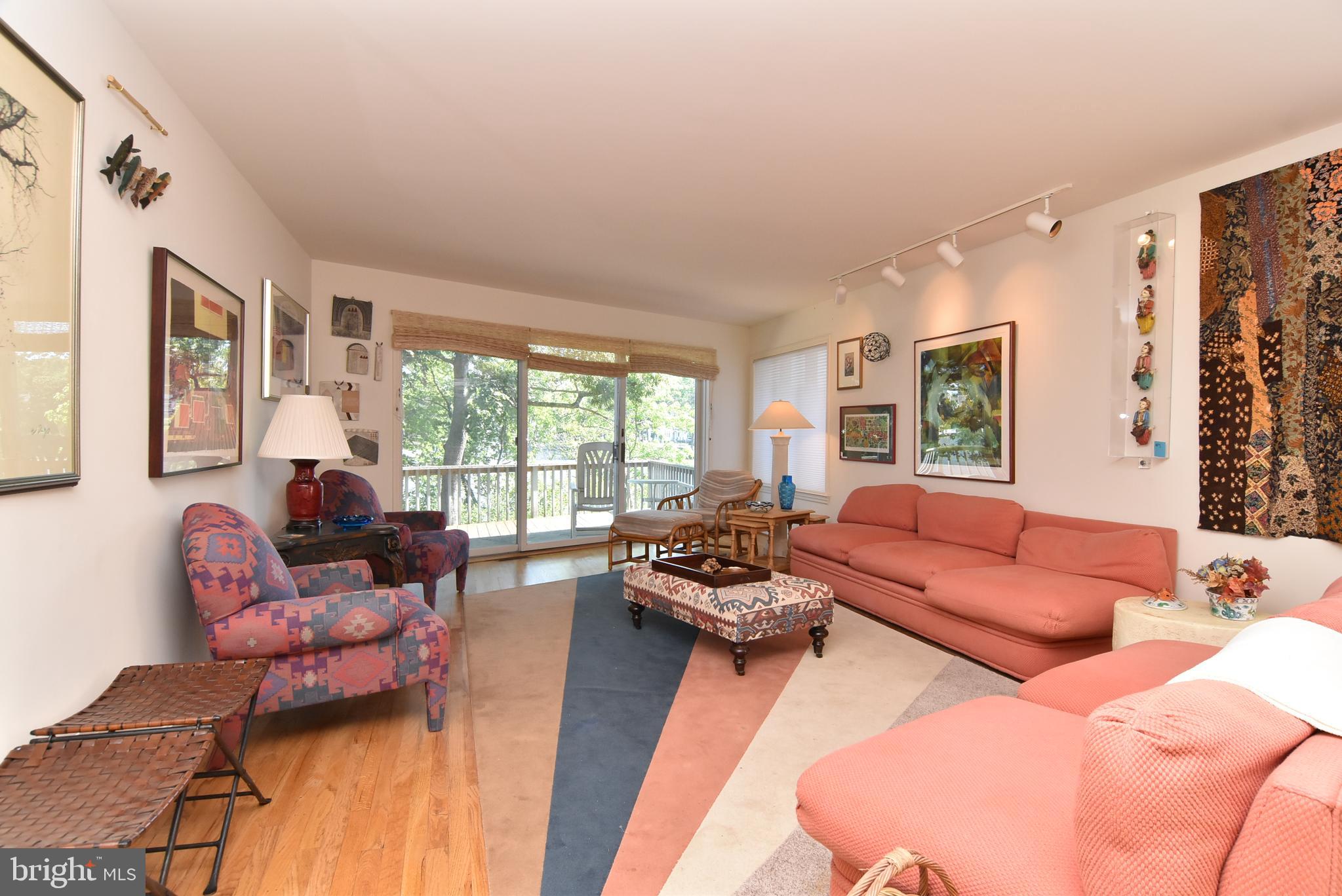 SILVER LAKE MANOR - Residential