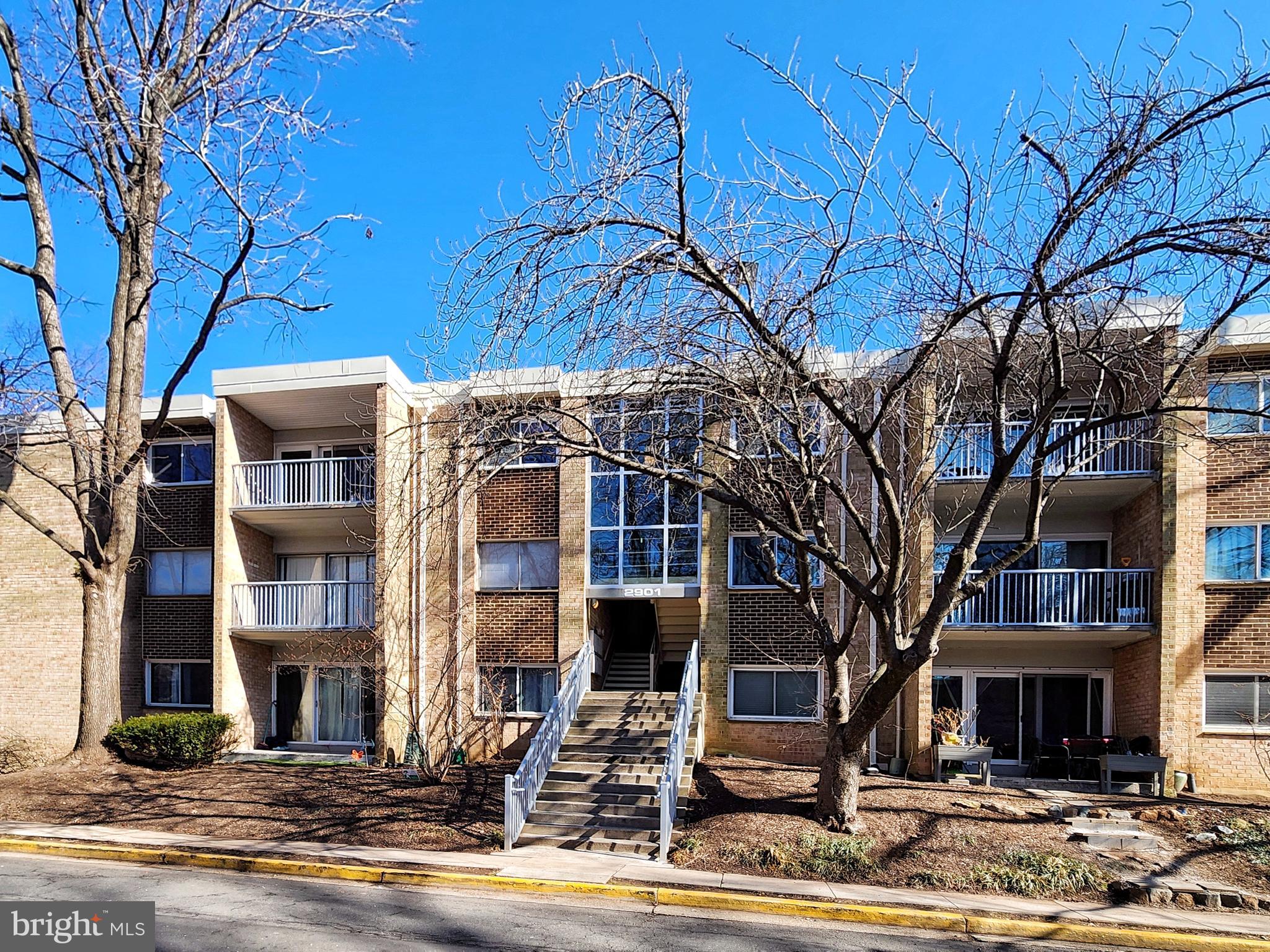 YORKTOWNE SQUARE - Residential