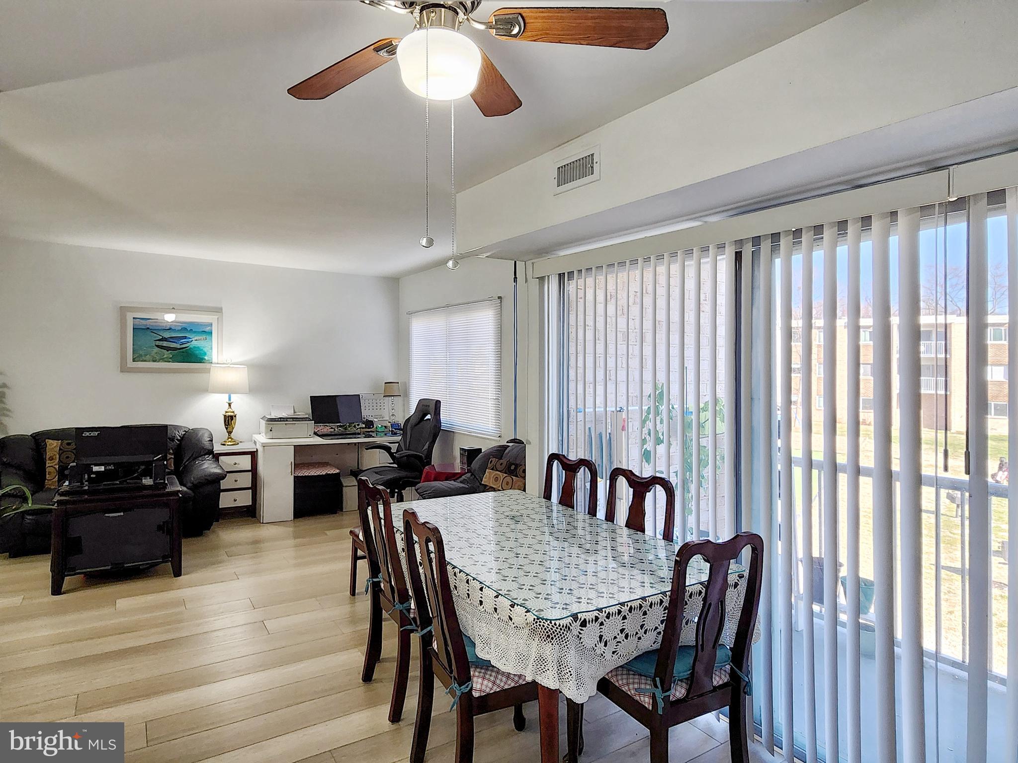 YORKTOWNE SQUARE - Residential