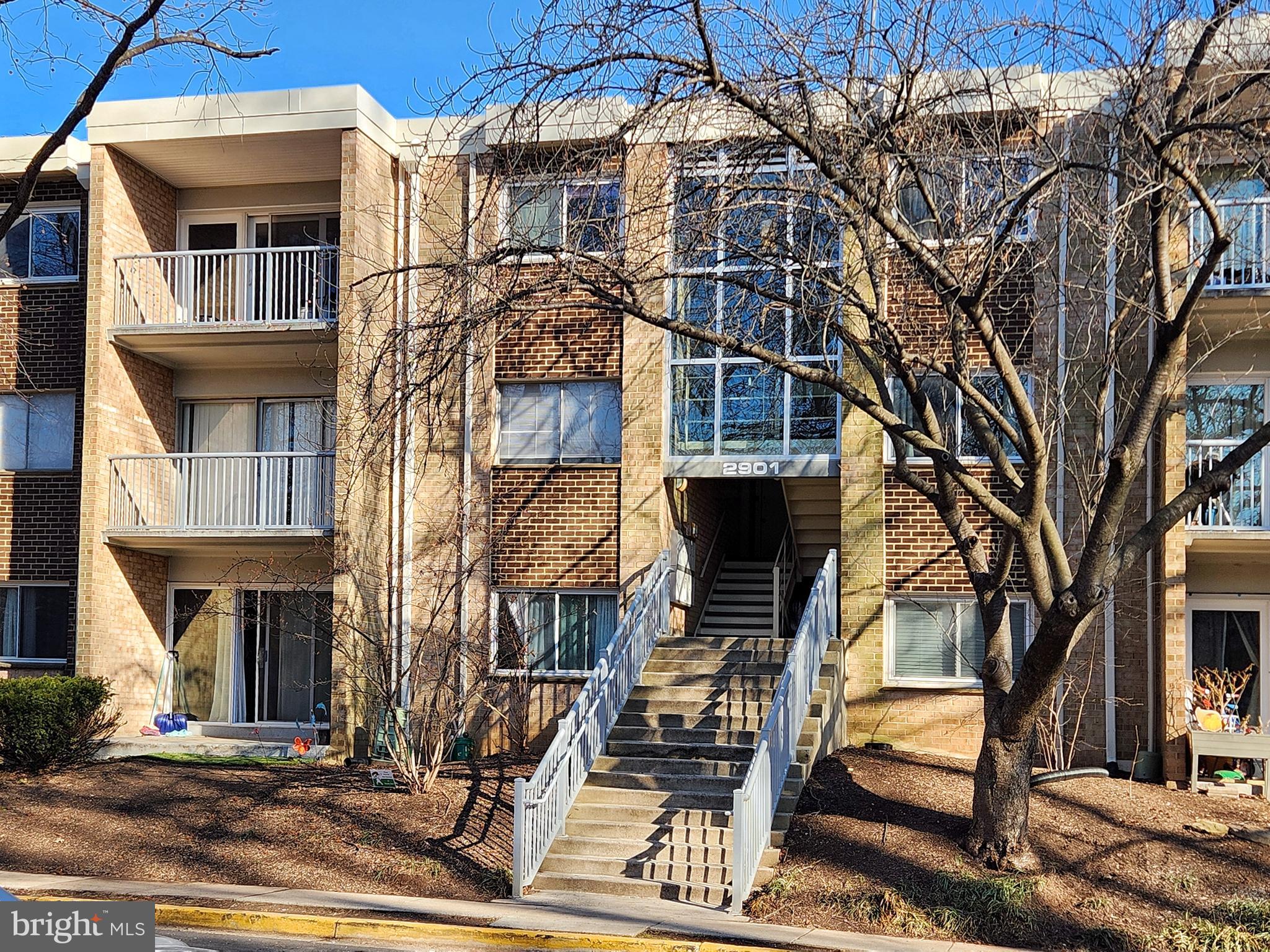 YORKTOWNE SQUARE - Residential