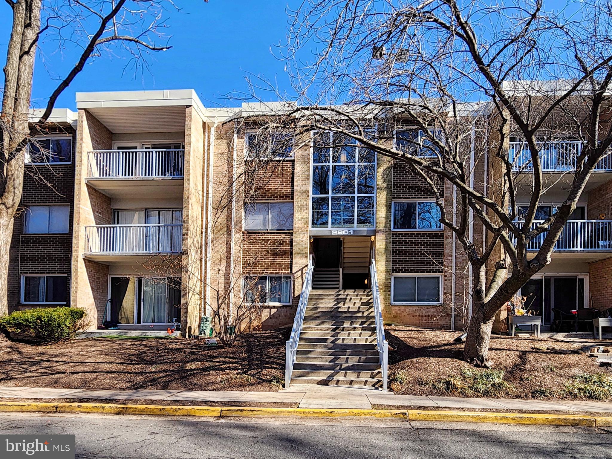 YORKTOWNE SQUARE - Residential