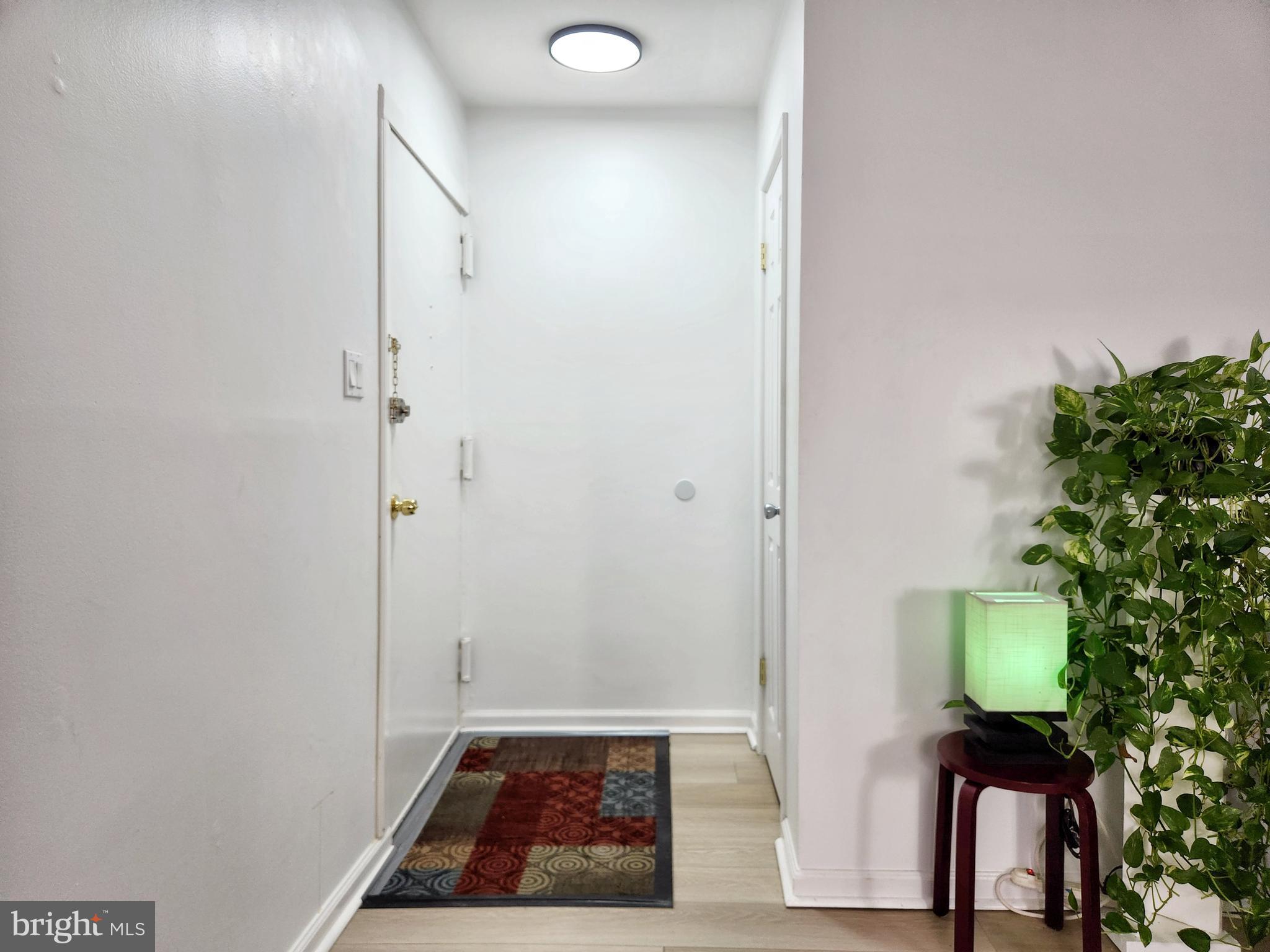 YORKTOWNE SQUARE - Residential