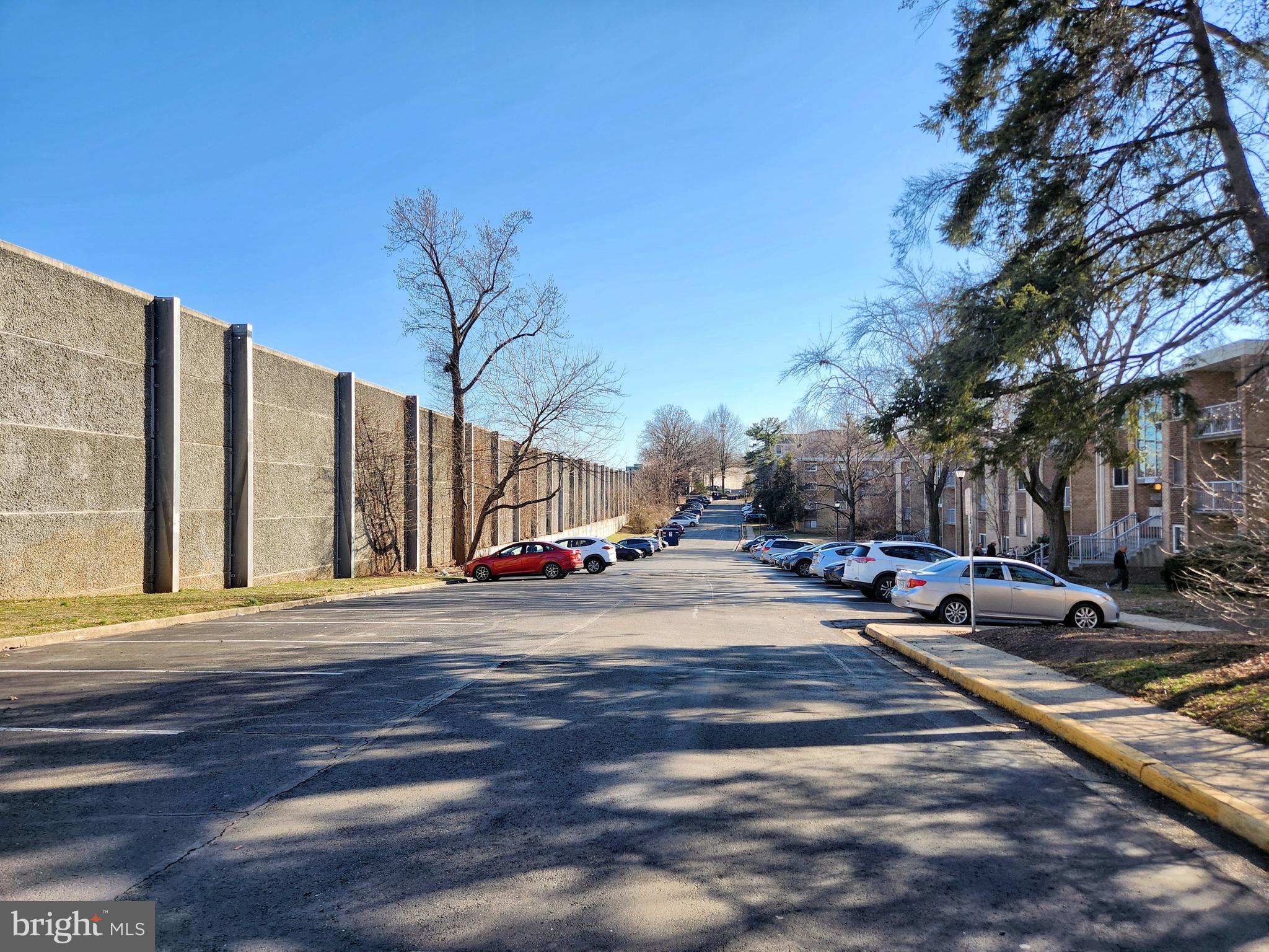 YORKTOWNE SQUARE - Residential