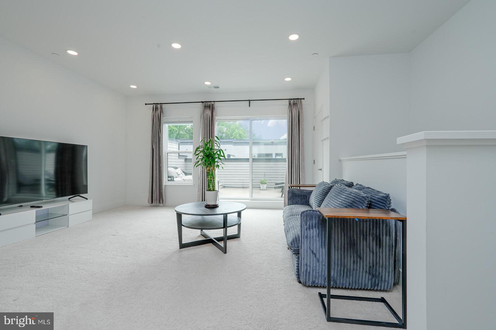 WESTBARD SQUARE - Residential