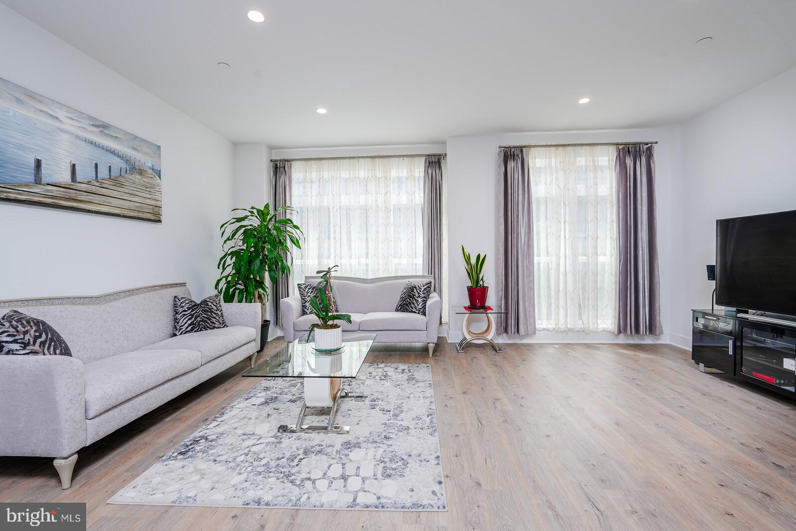 WESTBARD SQUARE - Residential