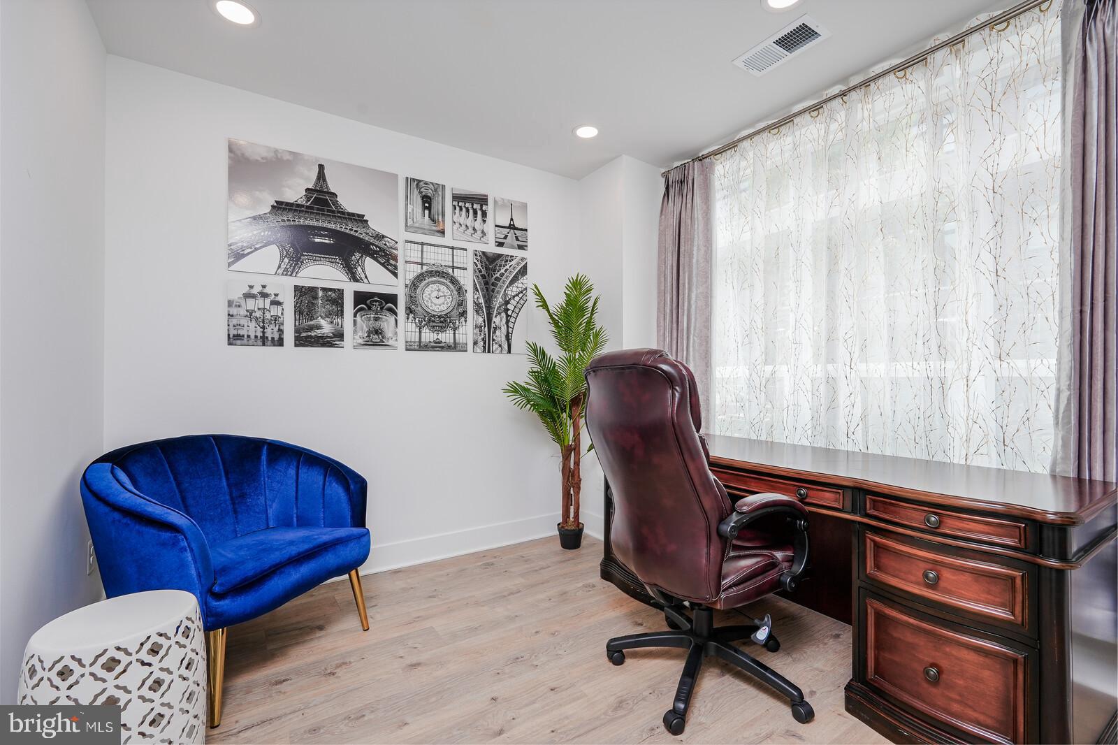 WESTBARD SQUARE - Residential